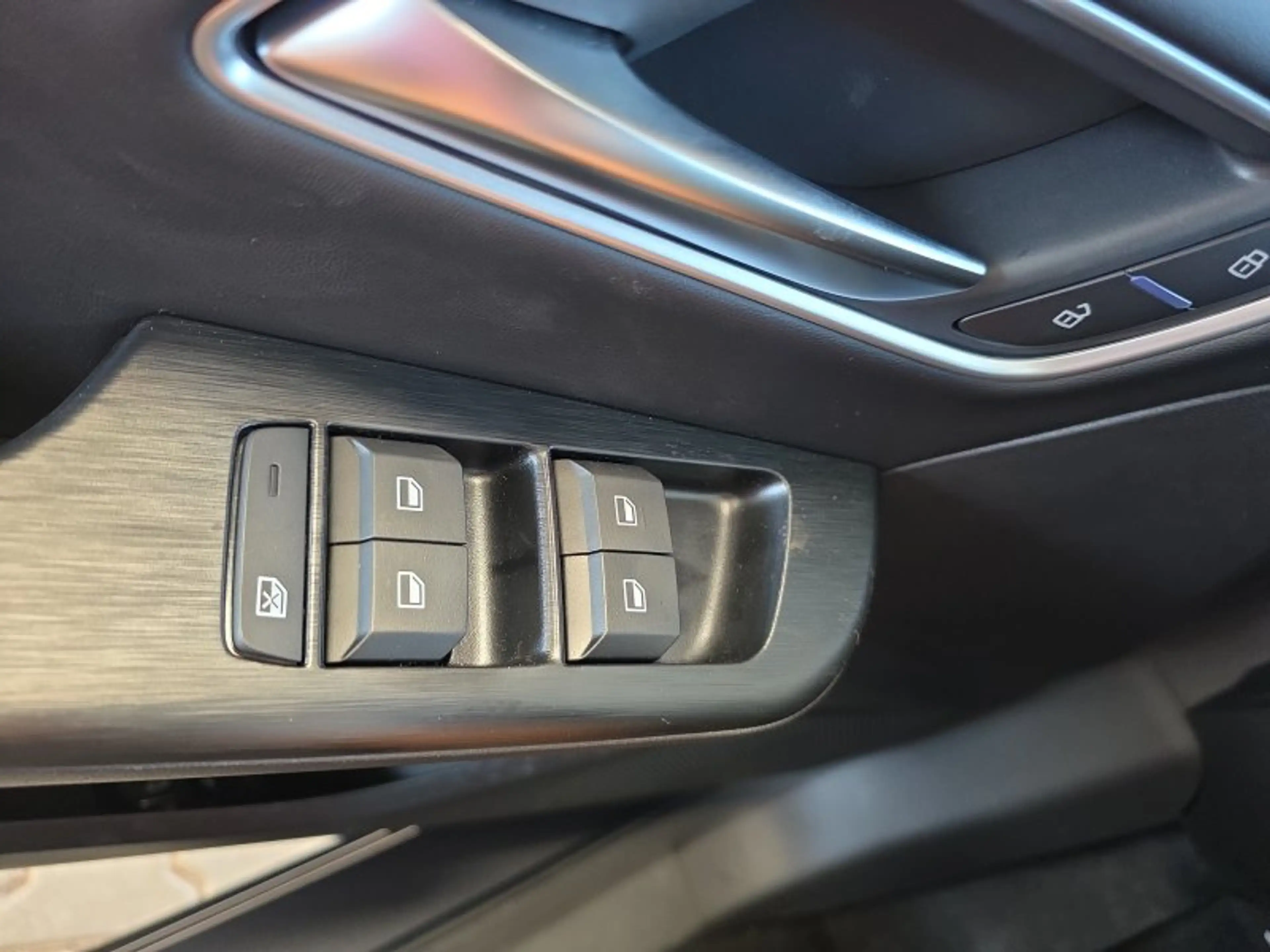 MG ZS Luxury 1,5 Hybrid+ 197PS Pano/18*Alu/LED/Navi/Lede — photo 21