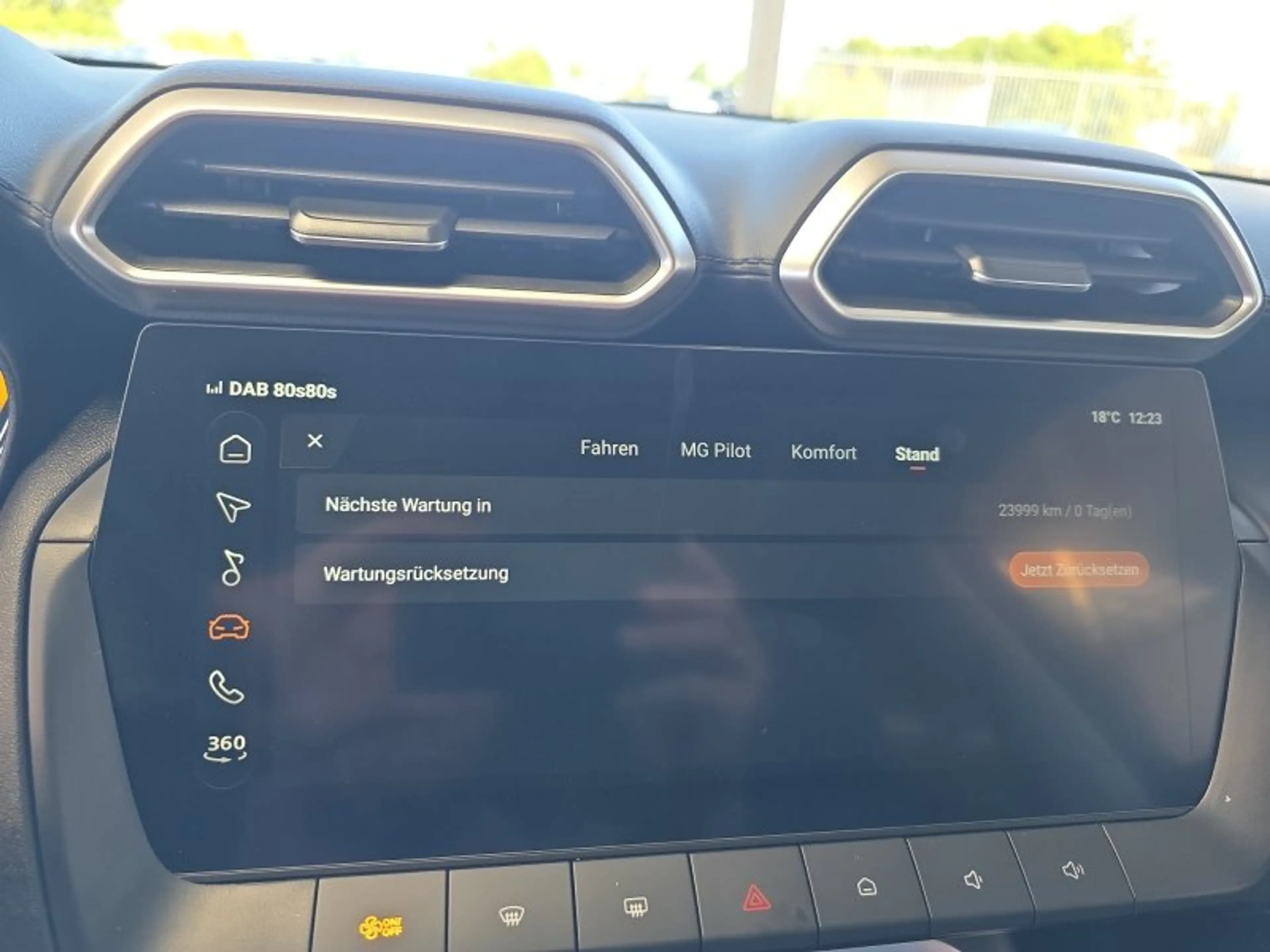 MG ZS Luxury 1,5 Hybrid+ 197PS Pano/18*Alu/LED/Navi/Lede — photo 33