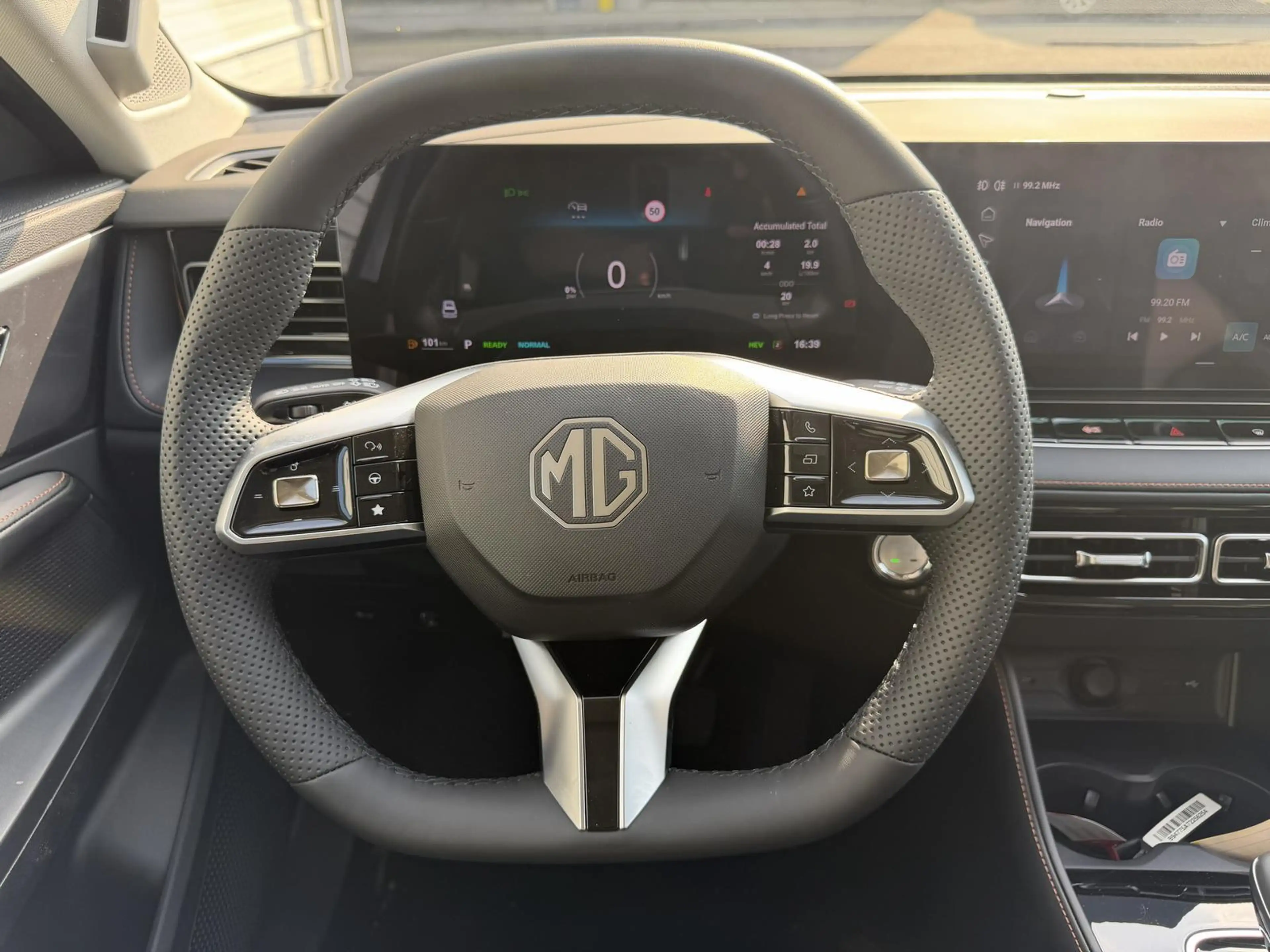 MG HS Luxury HEV+ 224PS Android Auto*Navi*SHZ*360° Ka... — photo 8