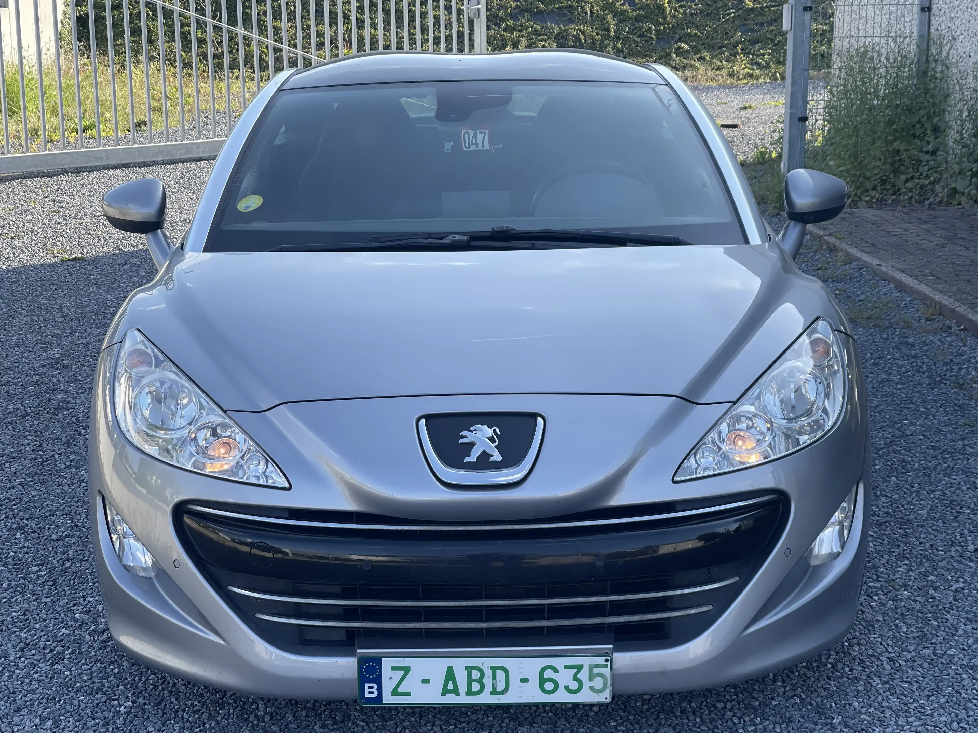 Peugeot RCZ 2.0 HDi / Carnet complet / 1er Main / Navi — photo 8
