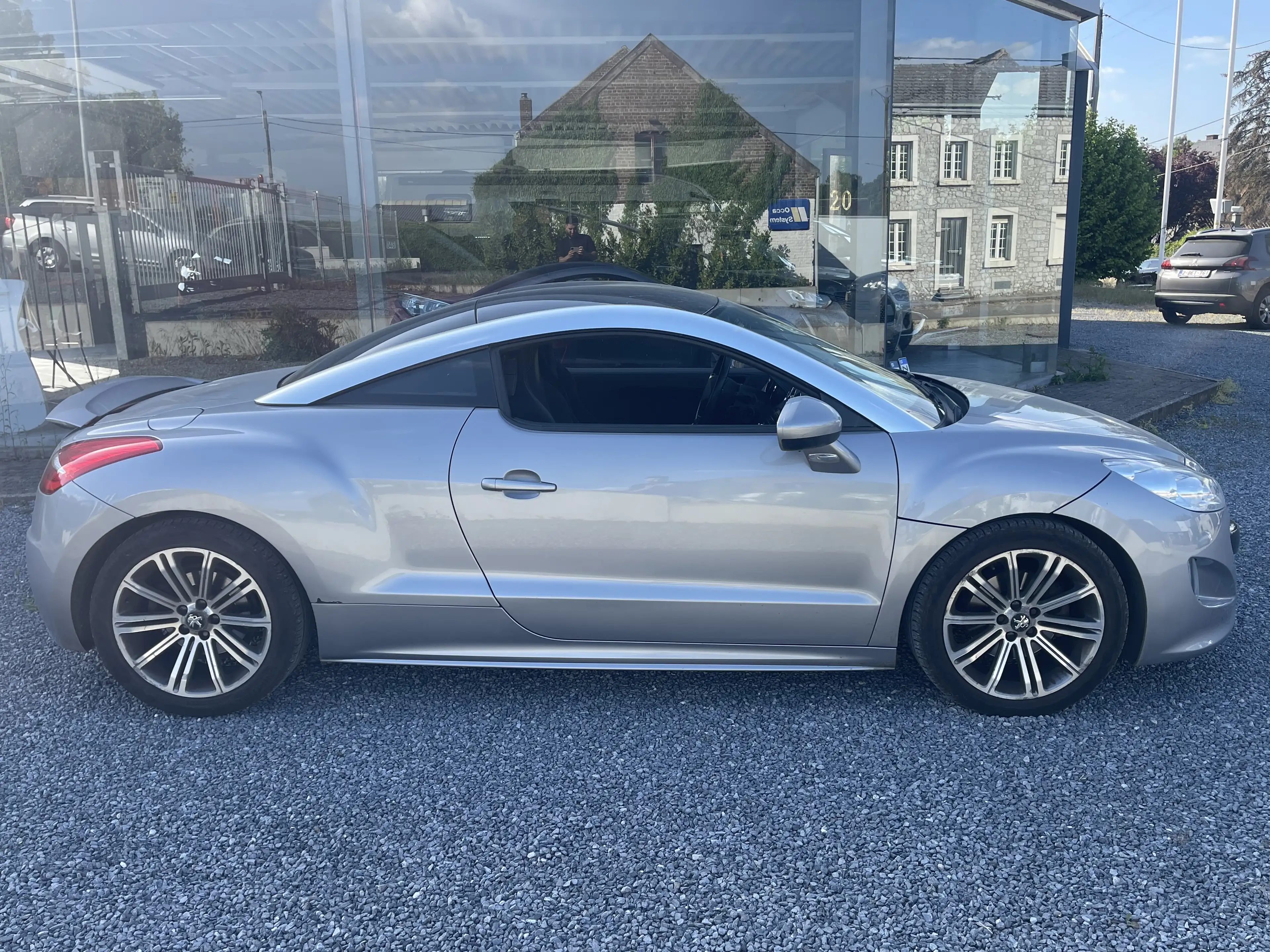 Peugeot RCZ 2.0 HDi / Carnet complet / 1er Main / Navi — photo 7