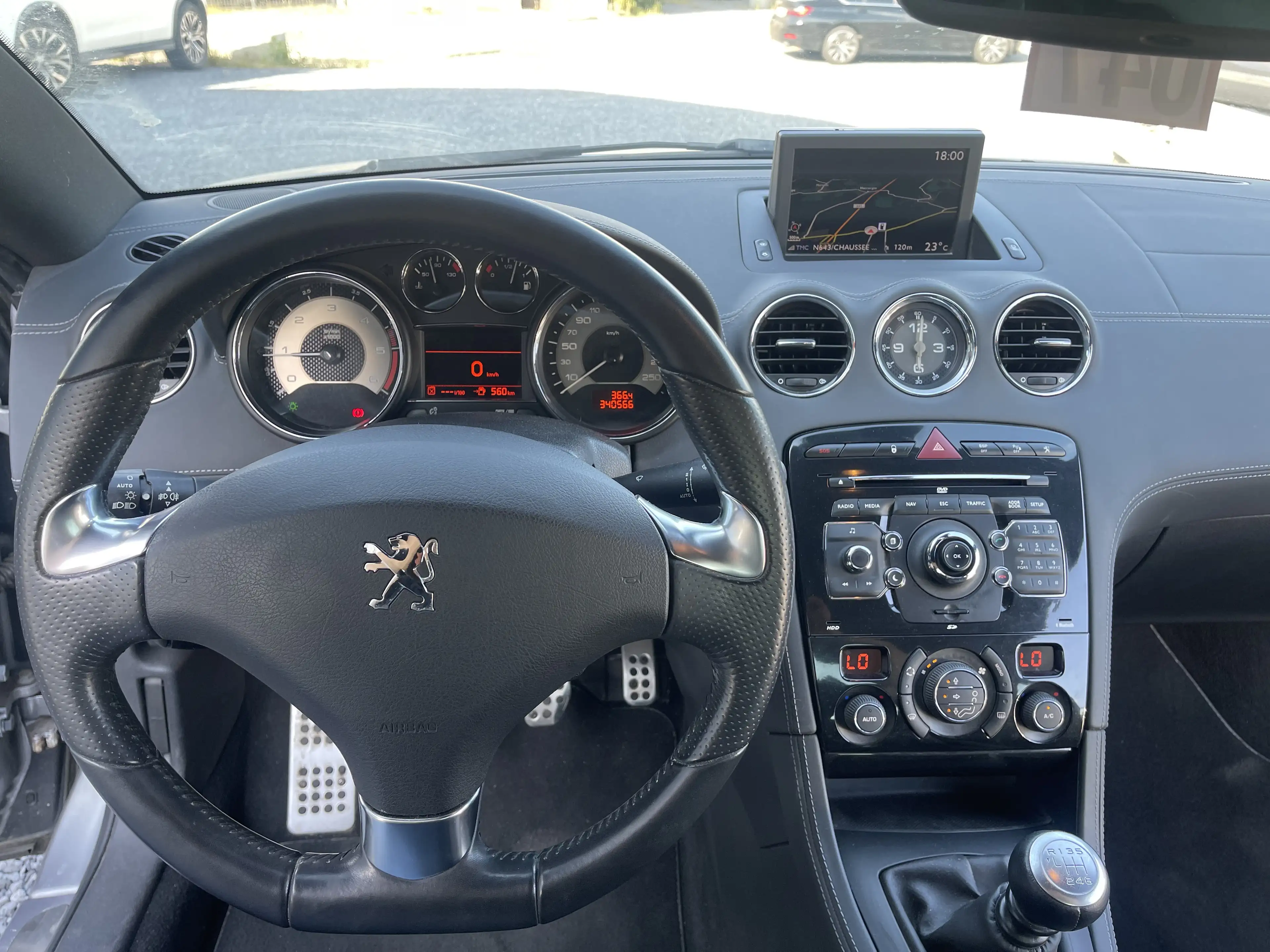 Peugeot RCZ 2.0 HDi / Carnet complet / 1er Main / Navi — photo 5