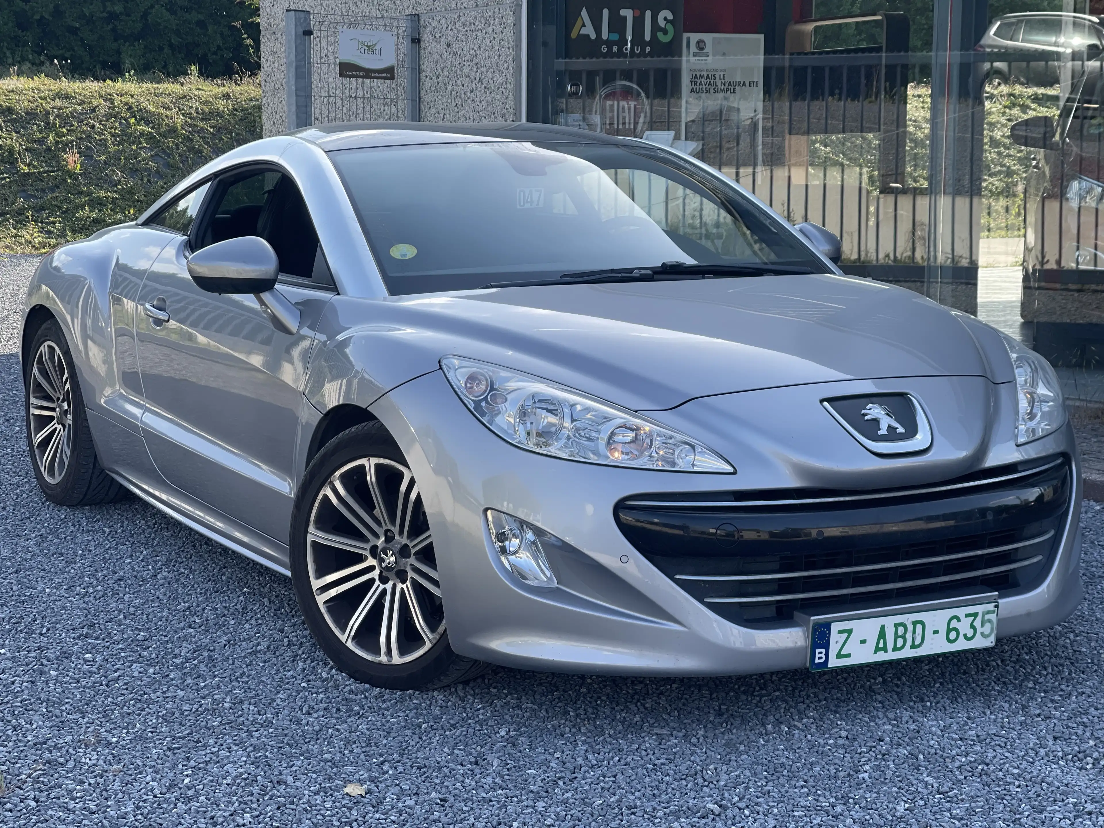 Peugeot RCZ 2.0 HDi / Carnet complet / 1er Main / Navi — photo 4