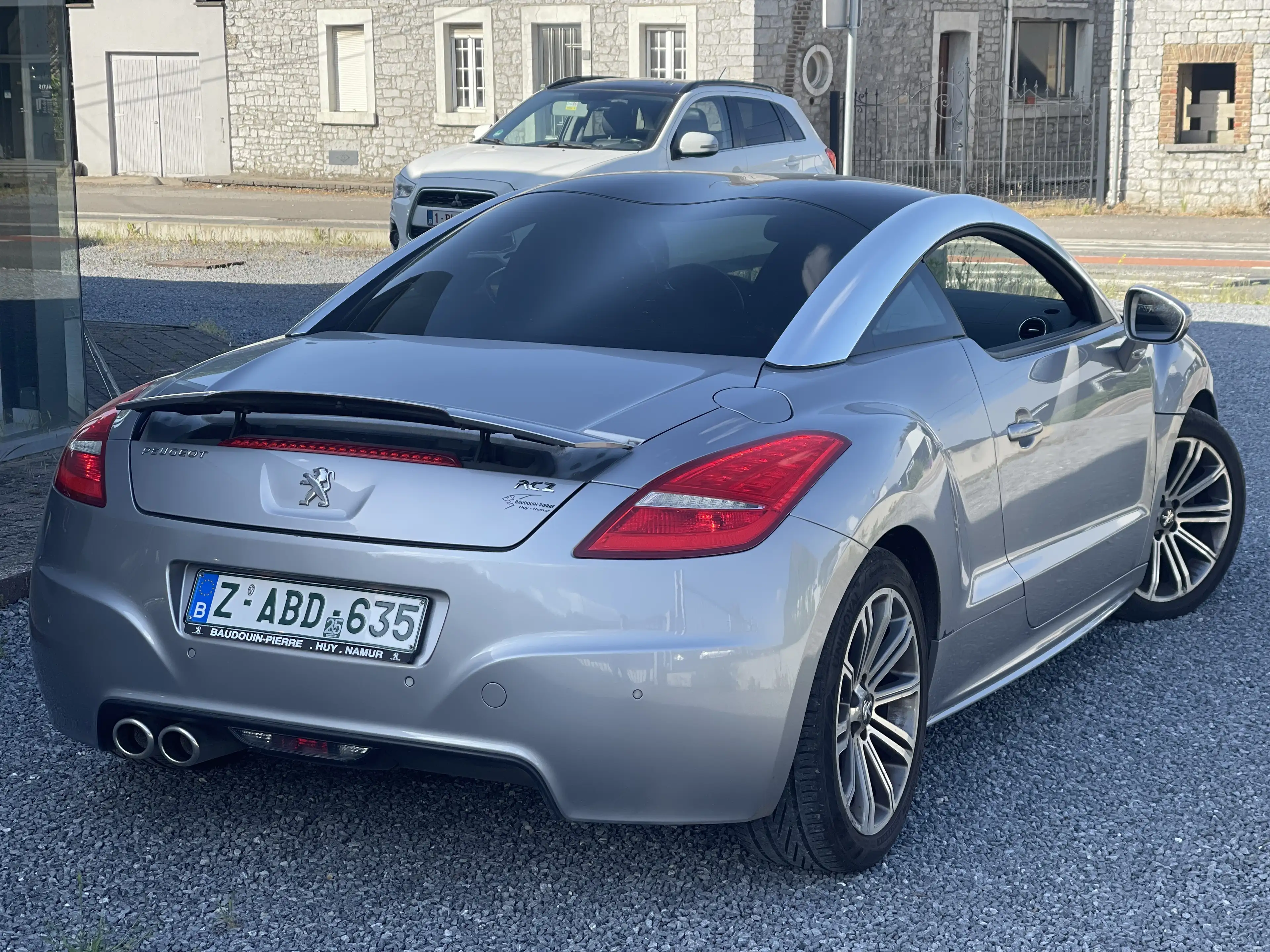 Peugeot RCZ 2.0 HDi / Carnet complet / 1er Main / Navi — photo 3