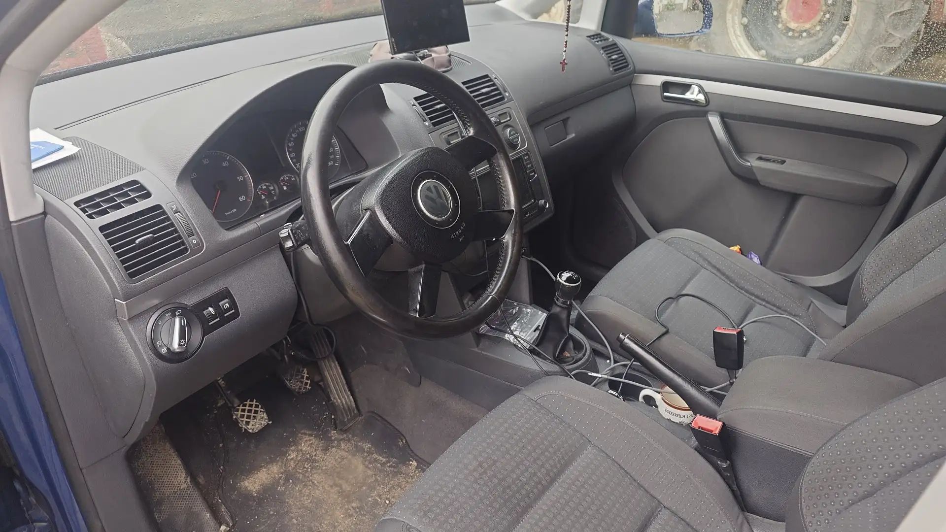 Volkswagen Touran 2.0 TDI Highline - 2