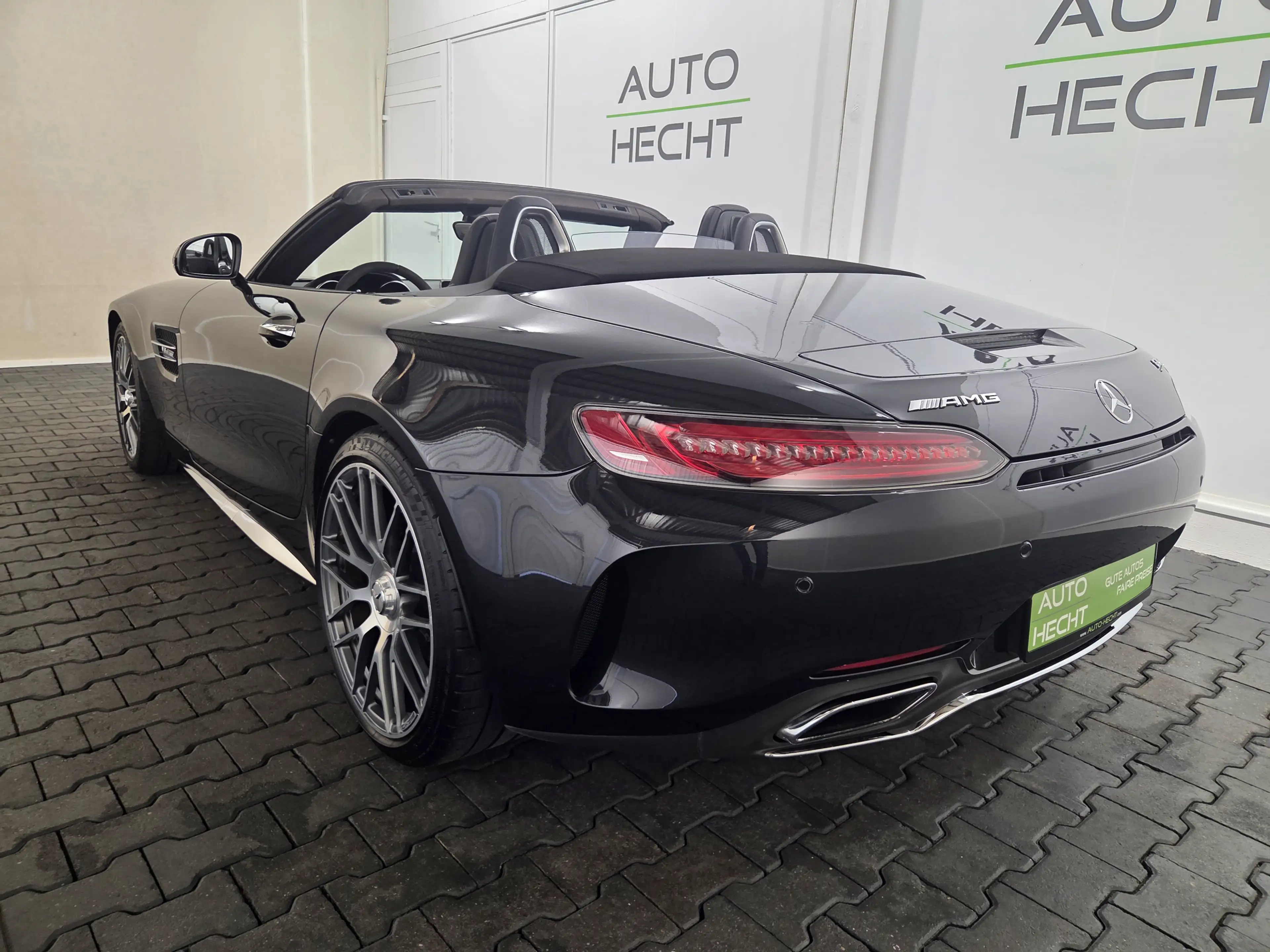Mercedes-Benz AMG GT Roadster, Burmester, Performancesitze — photo 2
