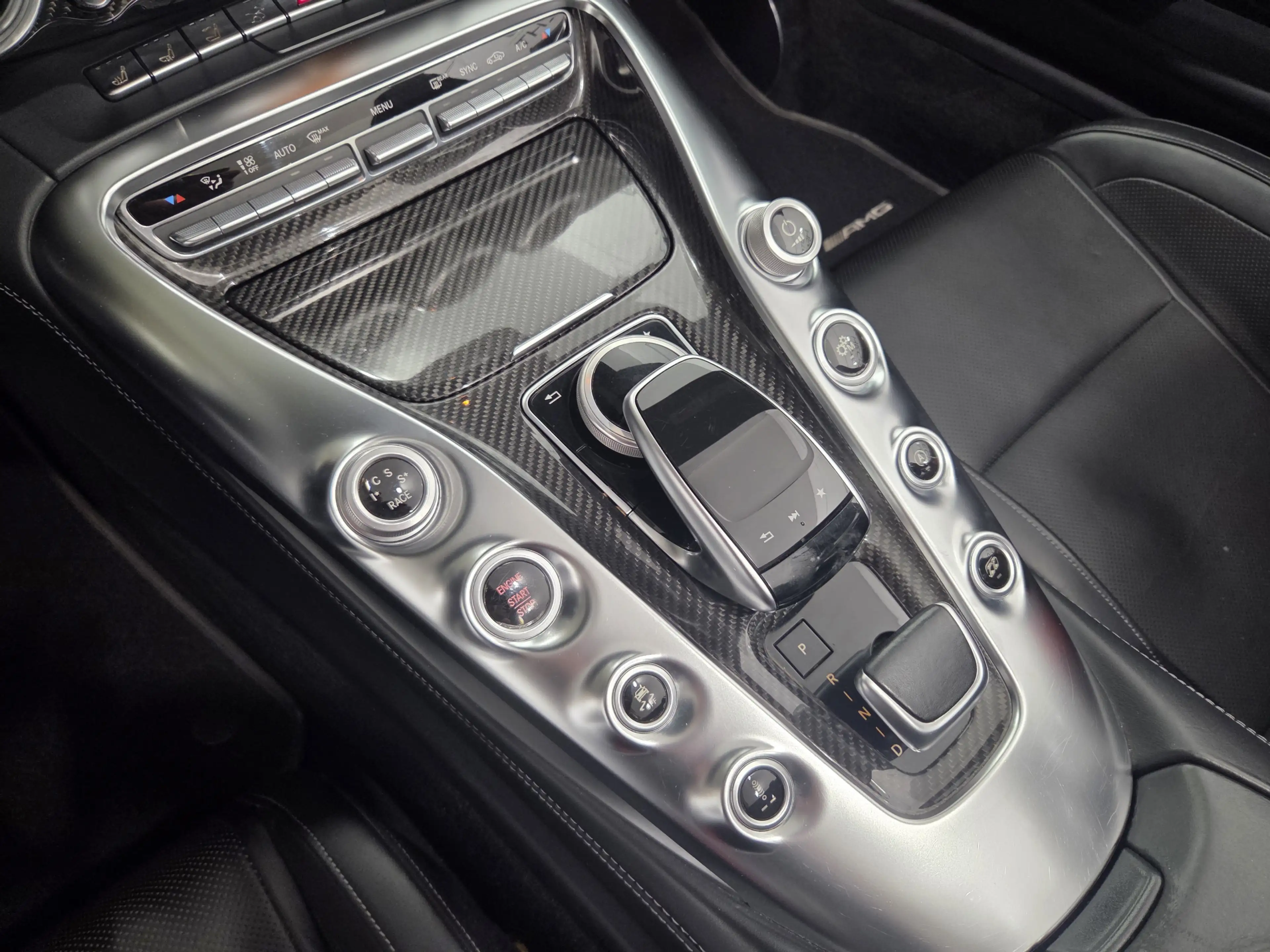 Mercedes-Benz AMG GT Roadster, Burmester, Performancesitze — photo 14