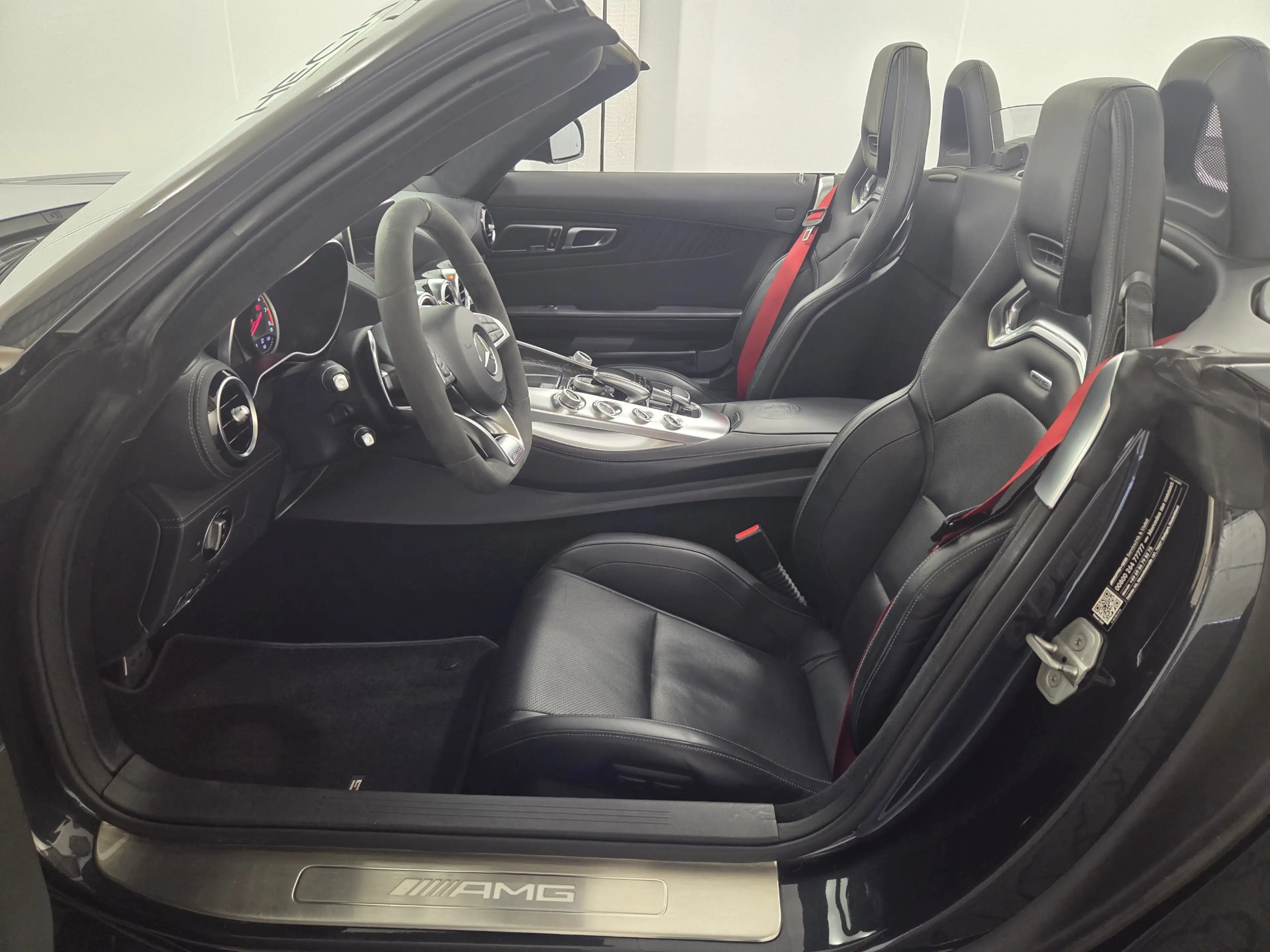 Mercedes-Benz AMG GT Roadster, Burmester, Performancesitze — photo 10