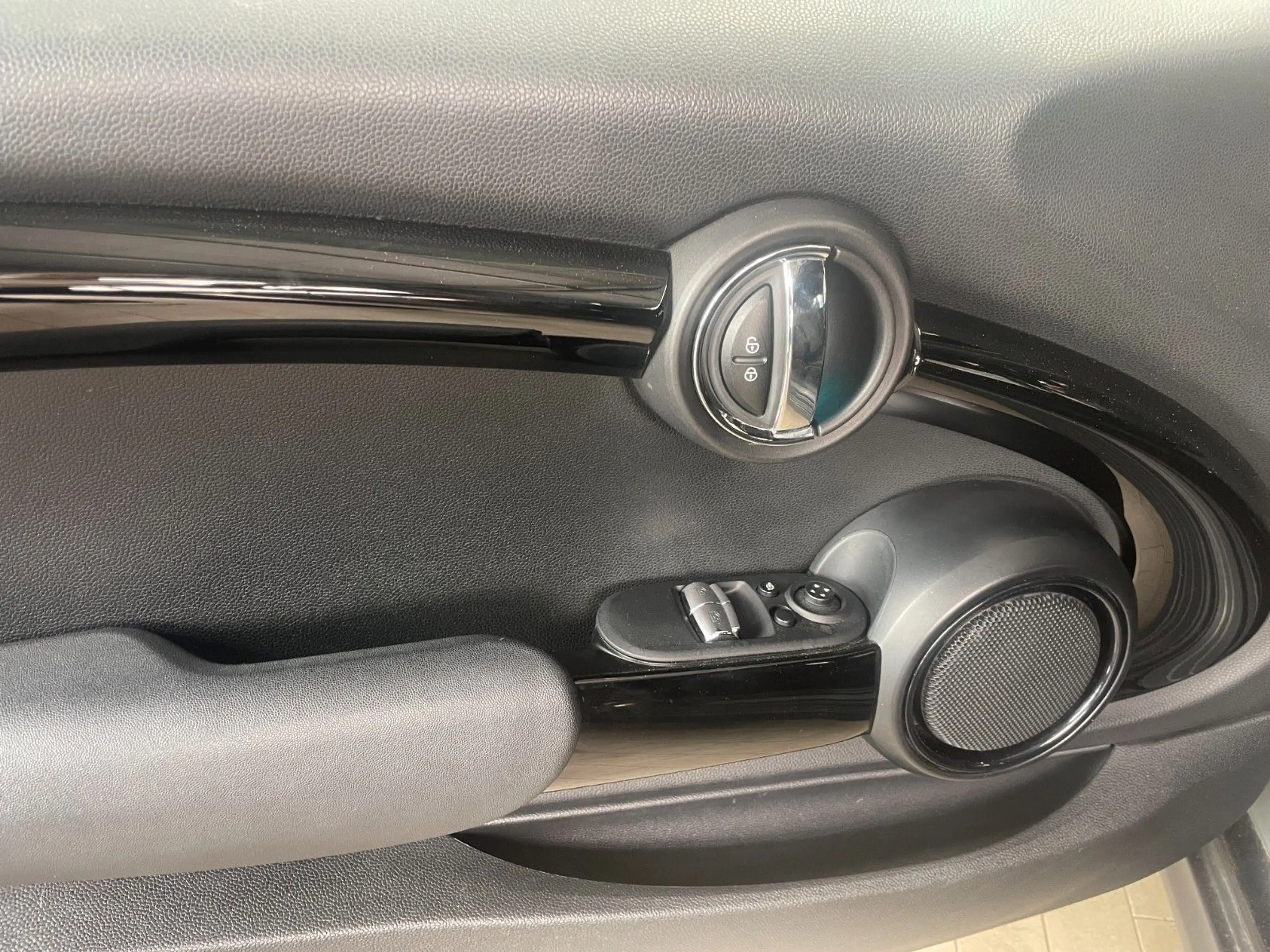 MINI Cooper D COOPER D/CHILI/NAVI/TEMP/LED/ISOFIX-BEIFAHRERS — photo 5