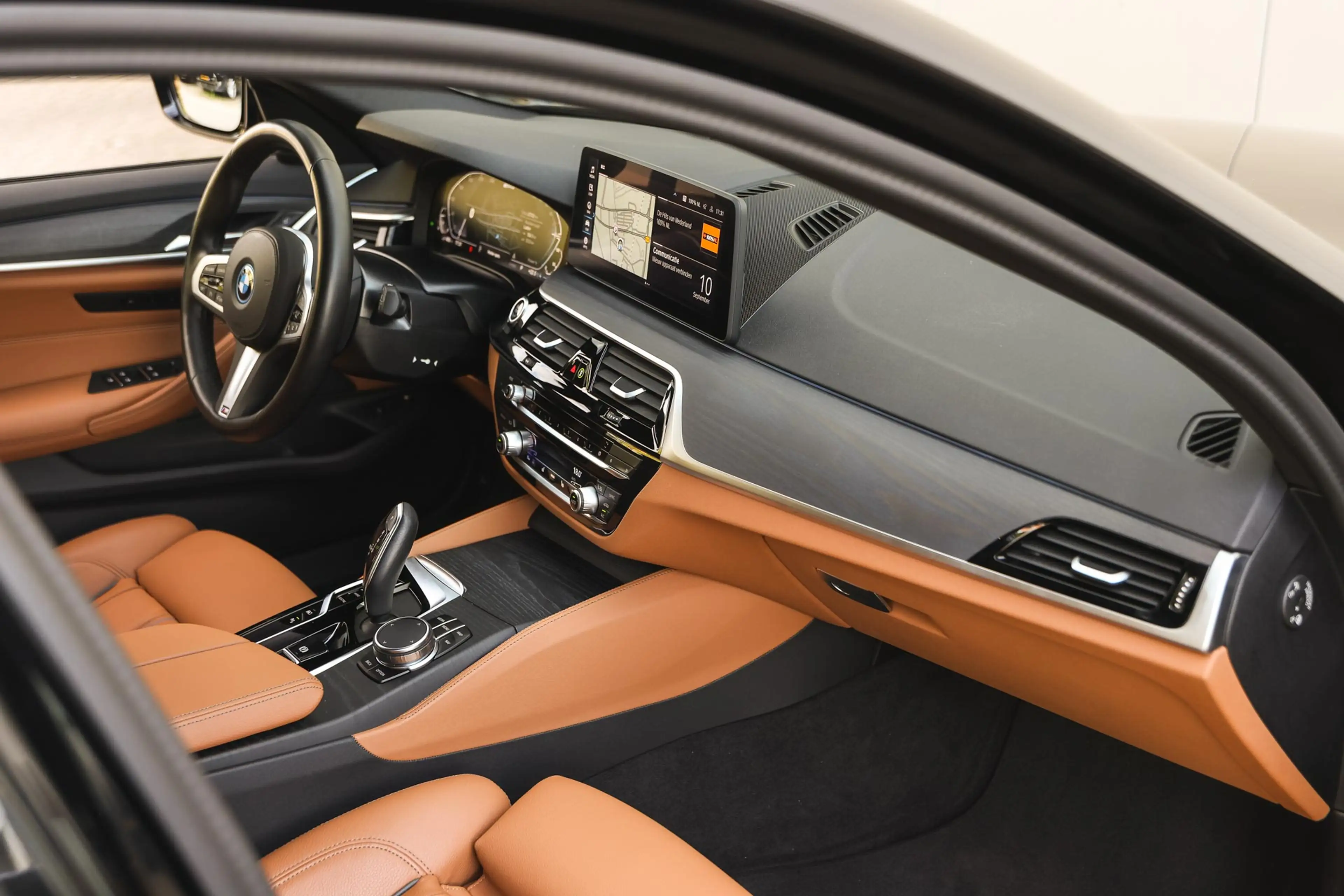 BMW 530 5 Serie Touring 530e High Executive M Sport Automa — photo 11