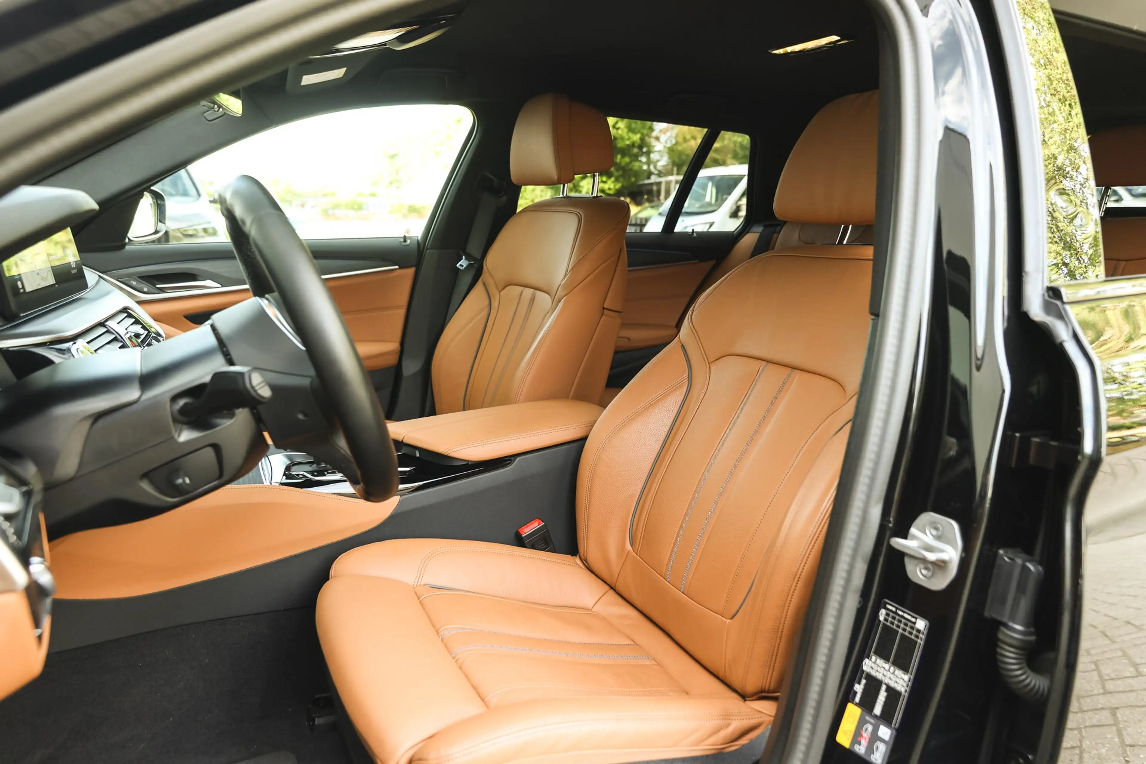 BMW 530 5 Serie Touring 530e High Executive M Sport Automa — photo 10