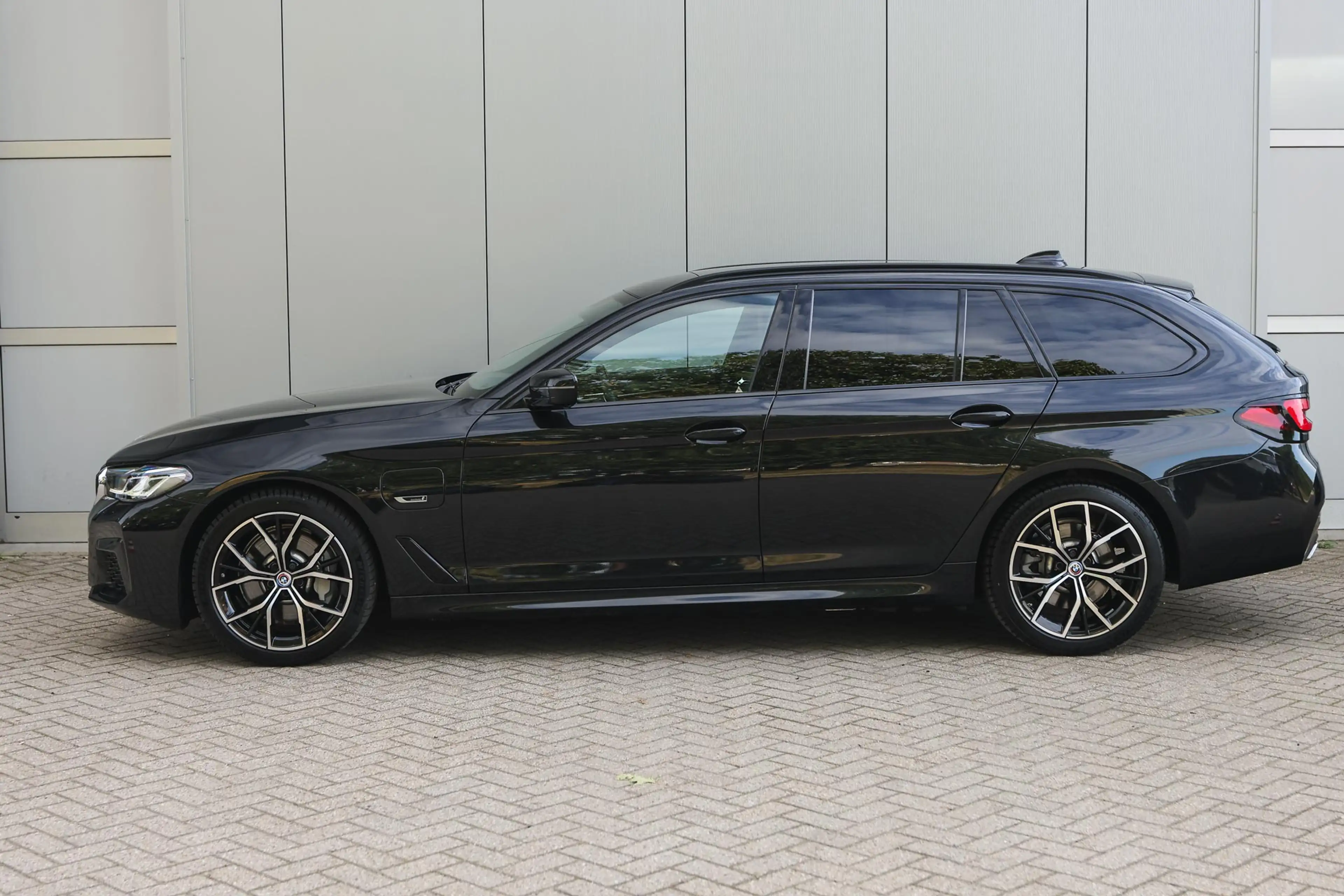 BMW 530 5 Serie Touring 530e High Executive M Sport Automa — photo 7
