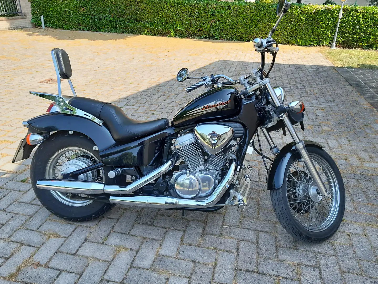 Honda Shadow 600 Noir - 1