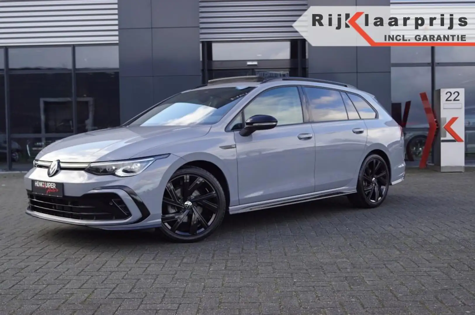 Volkswagen Golf Variant Variant 1.5 eTSI DSG R-Line 150pk /Panodak /El a-k Grijs - 1