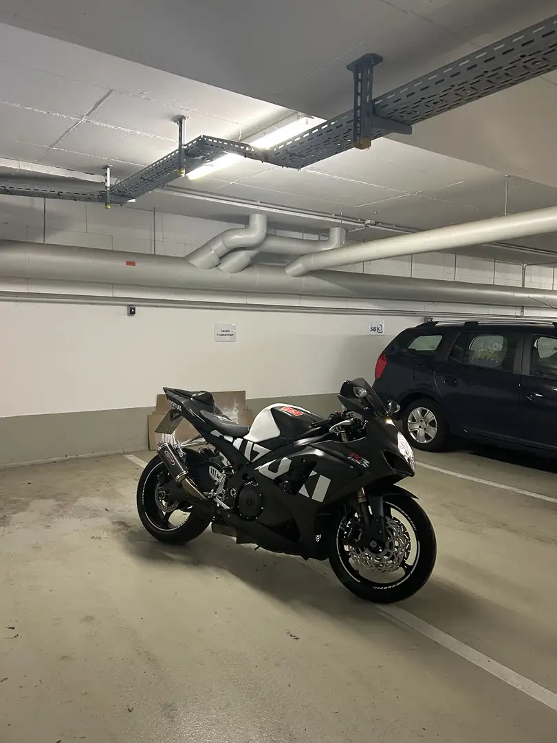 Suzuki GSX-R 1000 Schwarz - 1