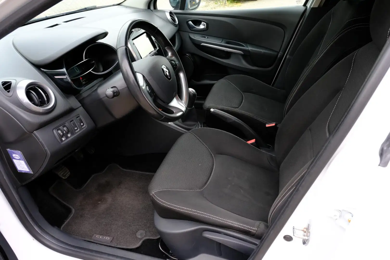 Renault Clio Estate 1.5 dCi ECO Night&Day Navi|Airco|LMV Wit - 2