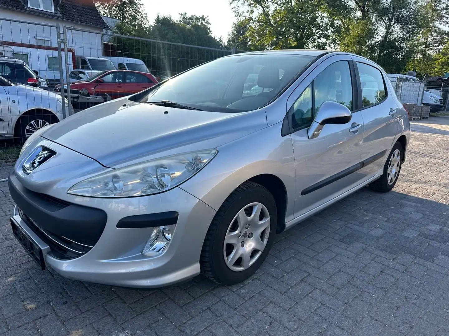 Peugeot 308 Tendance HDi FAP 90 Zilver - 1