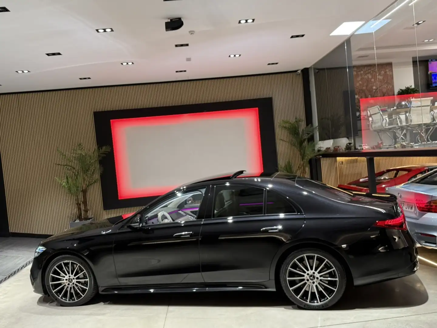 Mercedes-Benz S 500 4Matic 9G-Tronic Zwart - 2