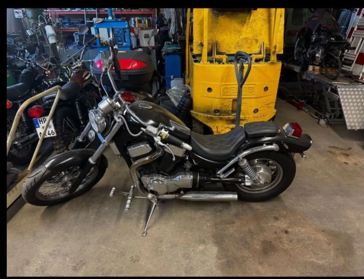Suzuki Intruder C VS1400 (VX51L) Negru - 1