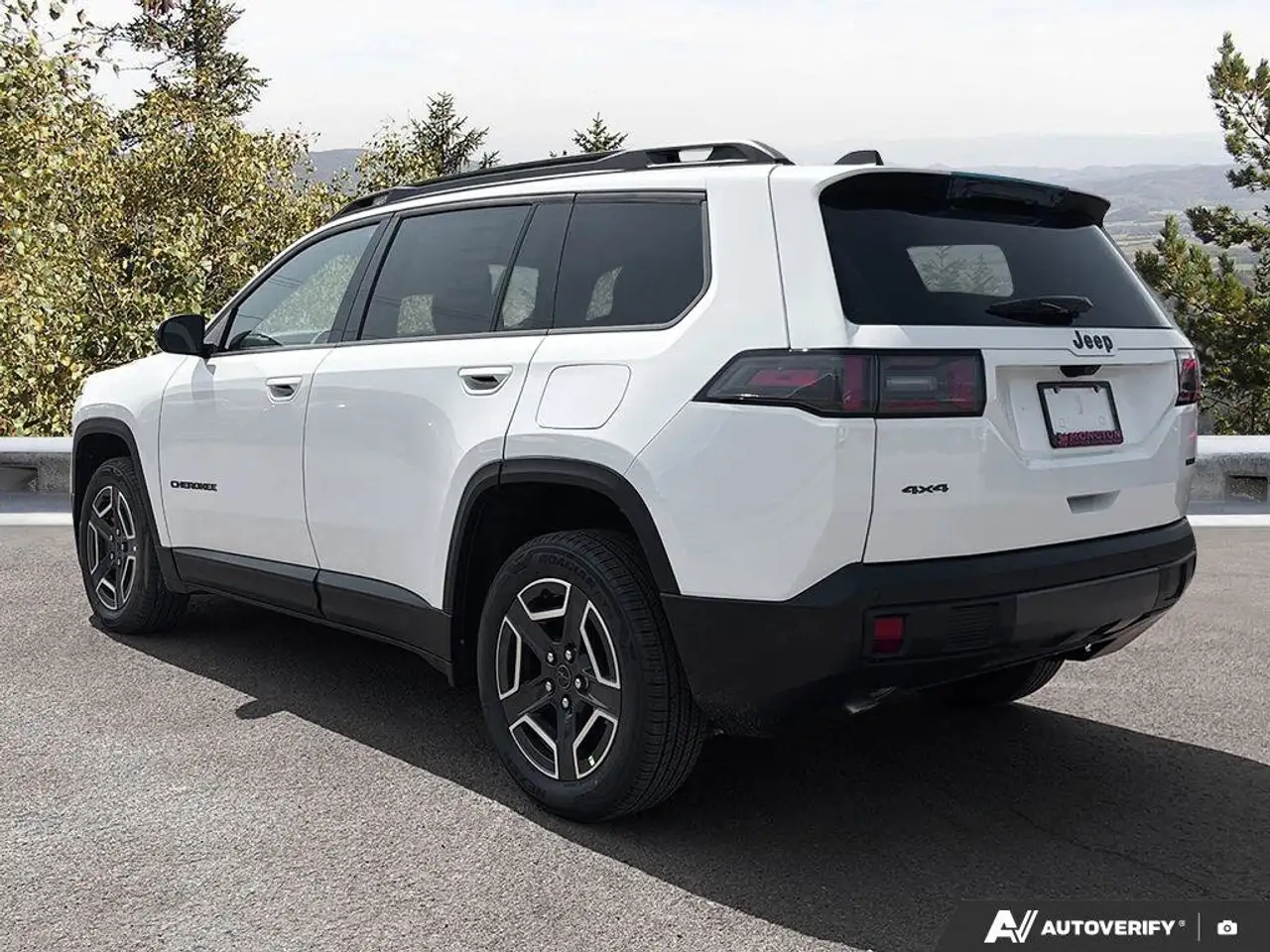 Jeep Cherokee снимка Jeep Cherokee