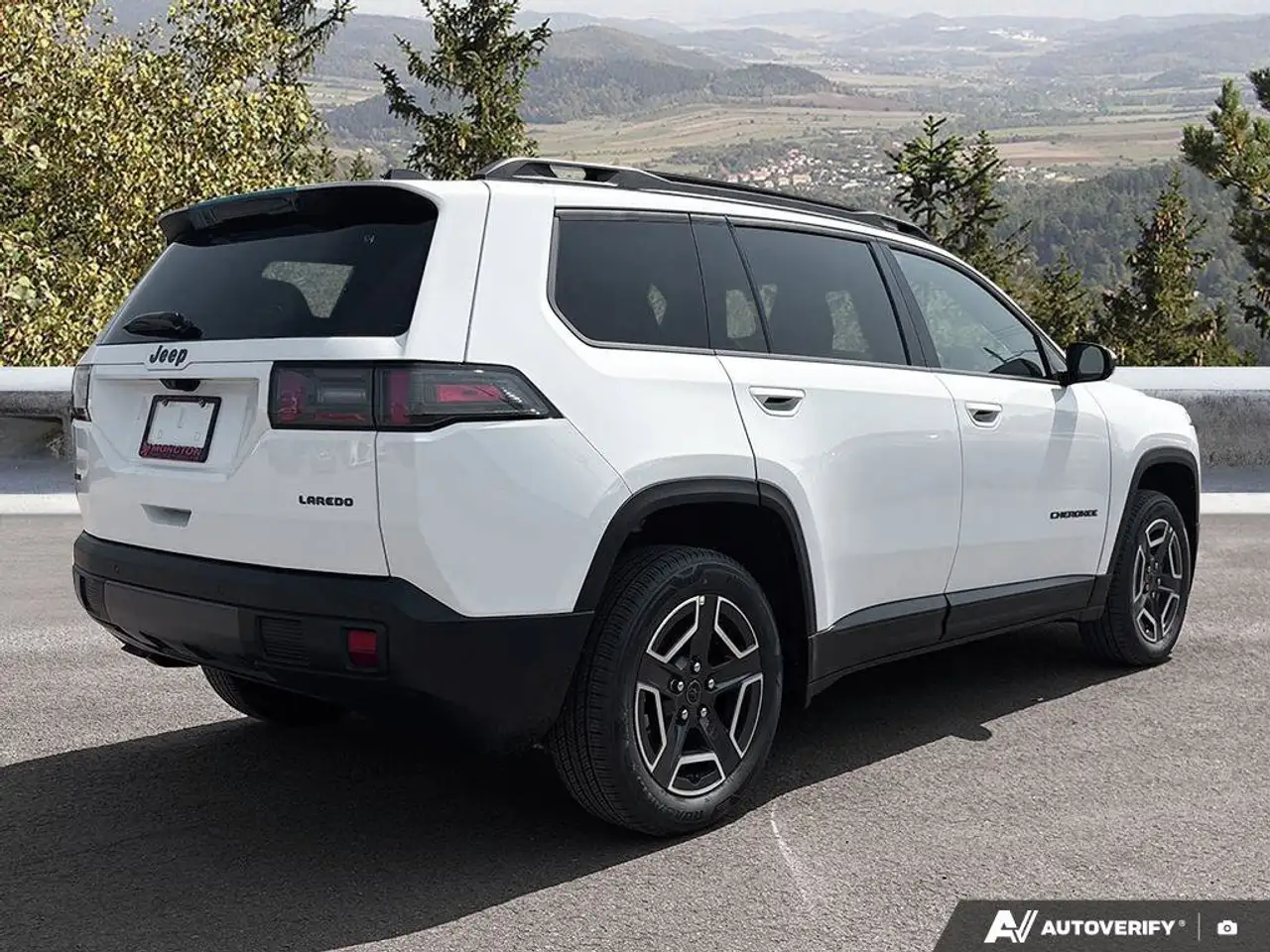 Jeep Cherokee снимка Jeep Cherokee