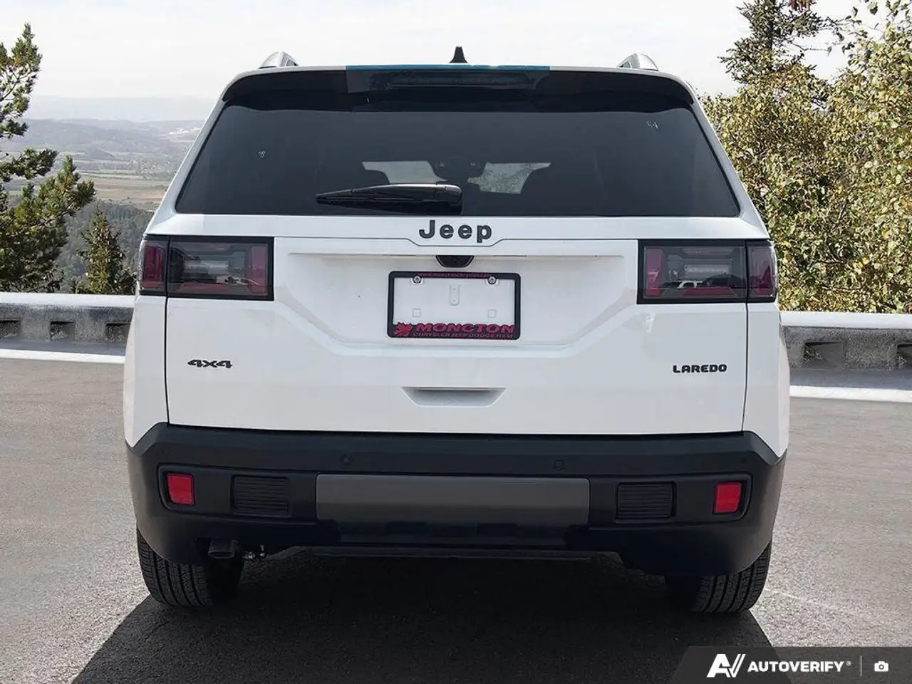 Jeep Cherokee снимка Jeep Cherokee