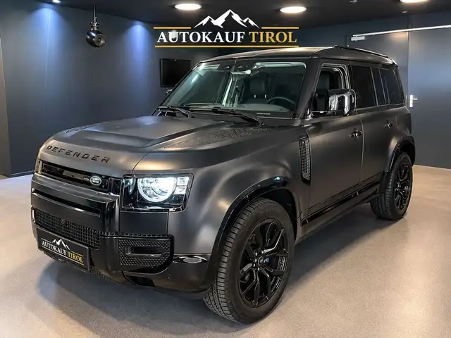 Land Rover Defender 110 P300