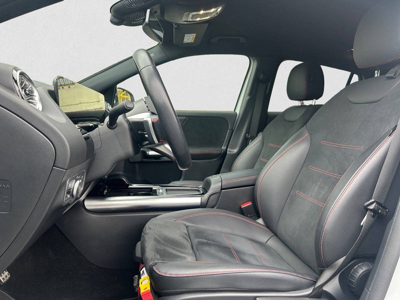 Mercedes-Benz GLA 180 L'agence Beersel - Garantie 12 Mois - AMG Line — photo 10