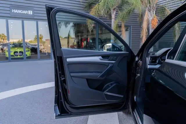 Audi Q5 view 8