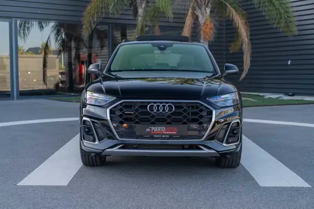 Audi Q5 view 2