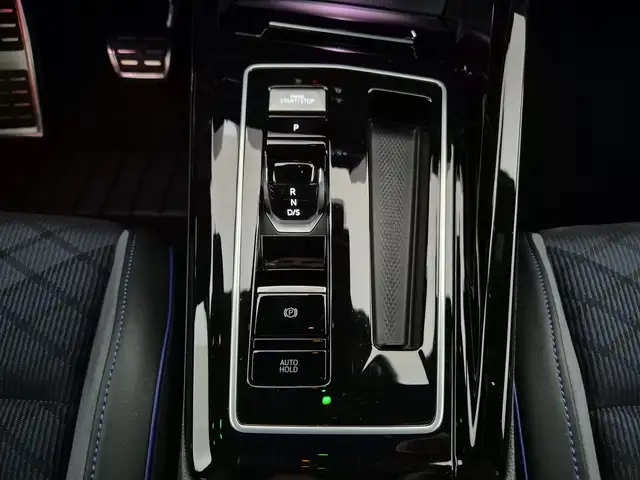 Volkswagen Golf view 11