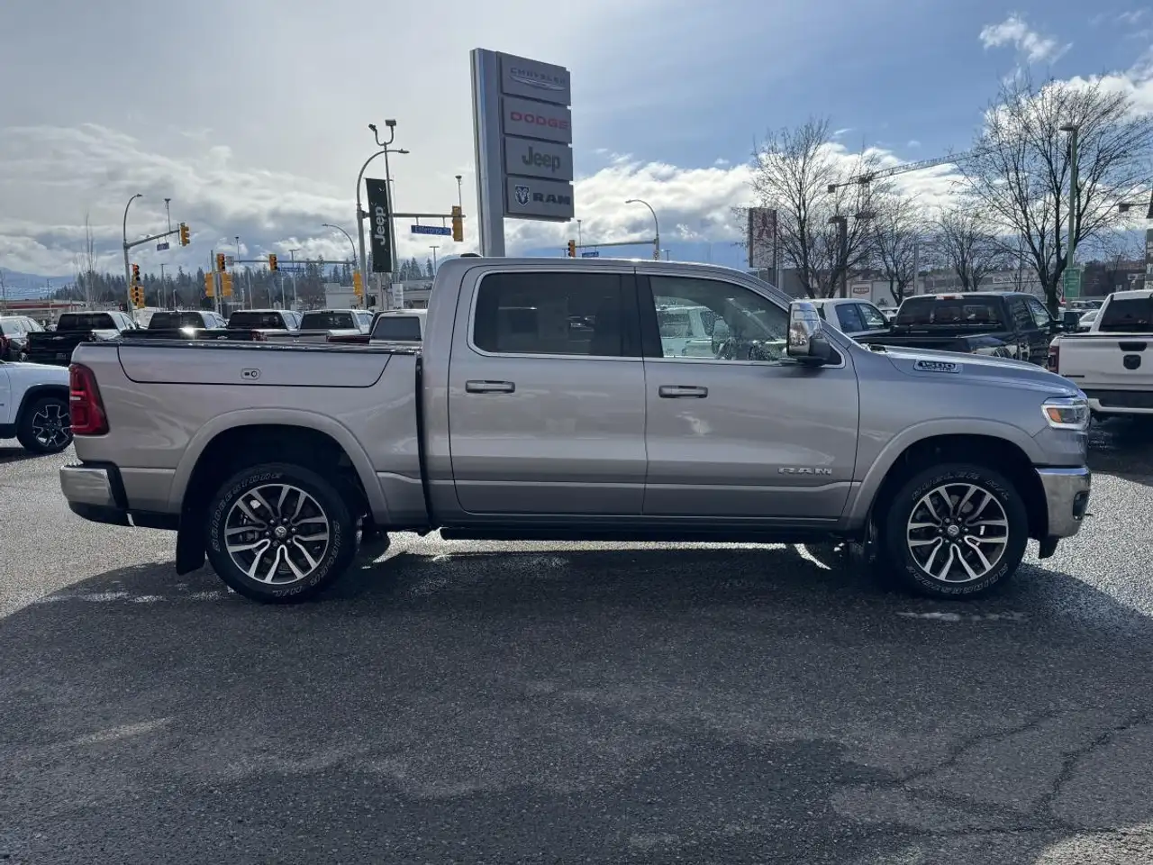 RAM 1500 снимка RAM 1500