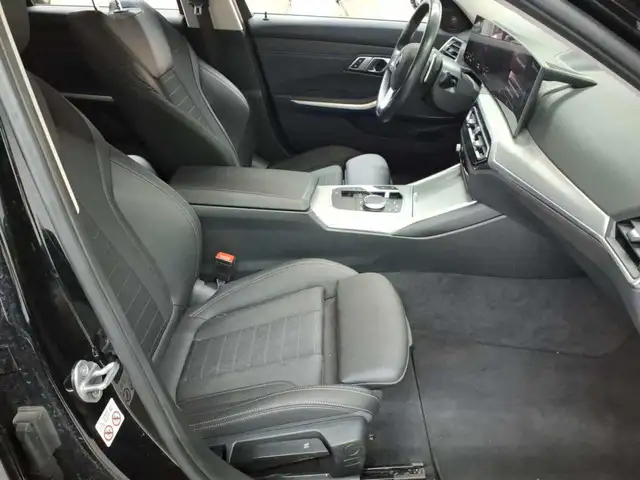 BMW 3 Series view 9