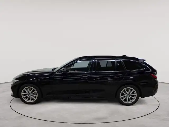 BMW 3 Series view 6
