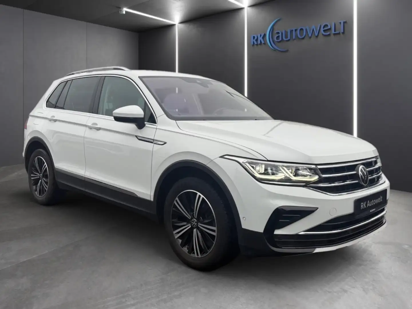 Volkswagen Tiguan Elegance 1.5 TSI Navi ACC El. Heckklappe Weiß - 2