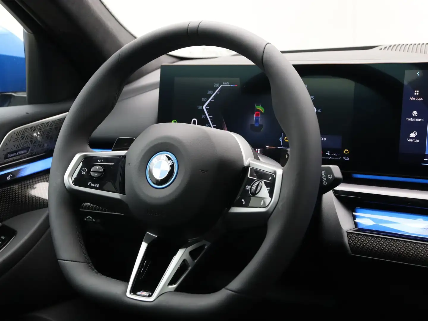 BMW 550 5 Serie Touring 550e xDrive Blauw - 2