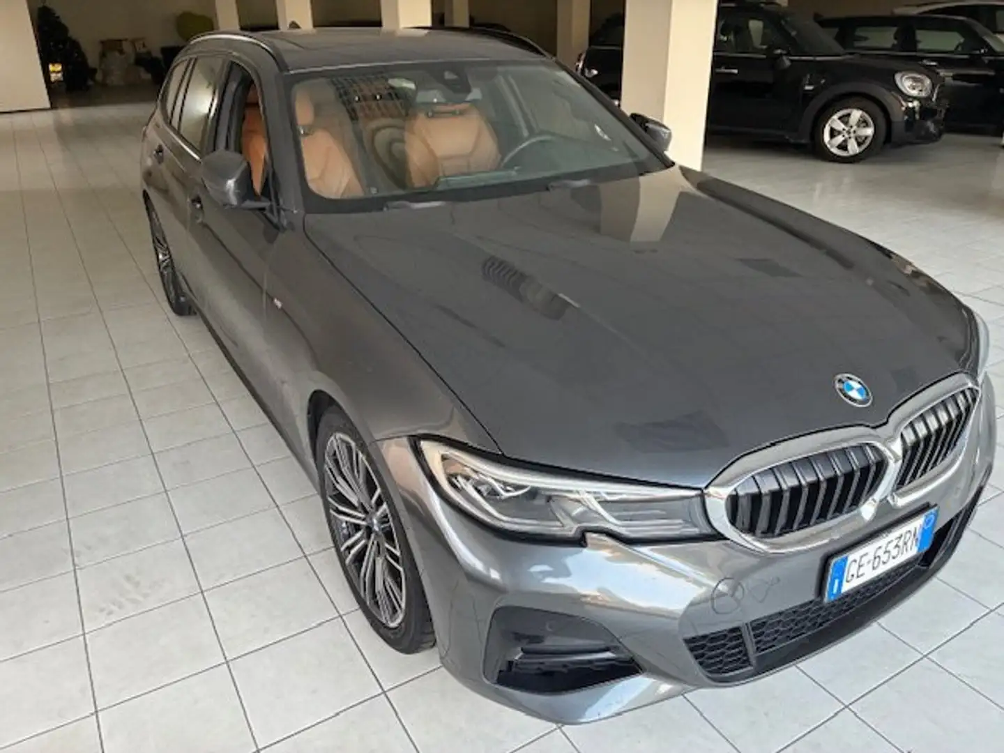 BMW 320 320d Touring Msport auto Grigio - 2