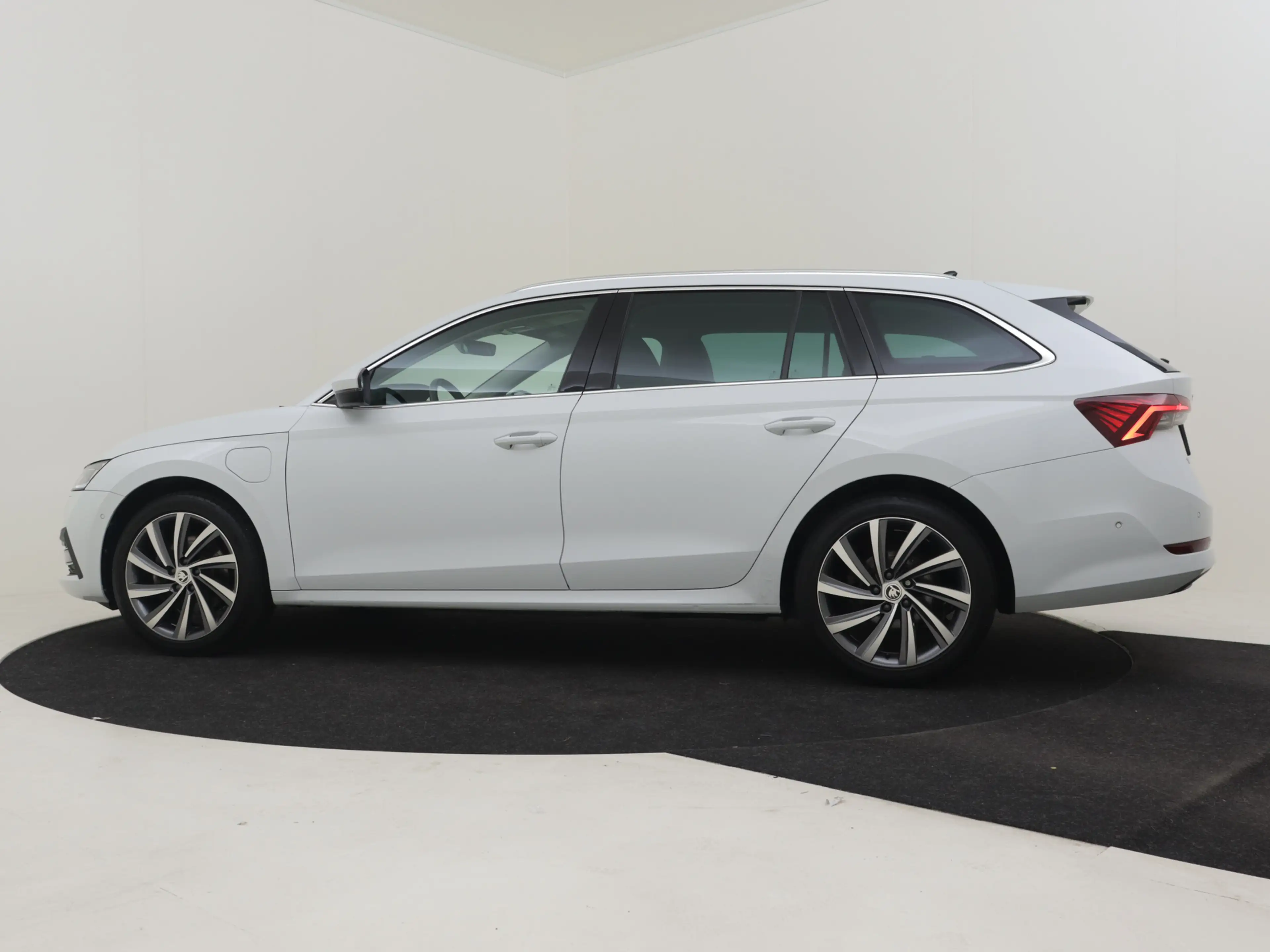 Skoda Octavia Combi 1.4 TSI iV PHEV Style 245pk | Stoelventilati — photo 3