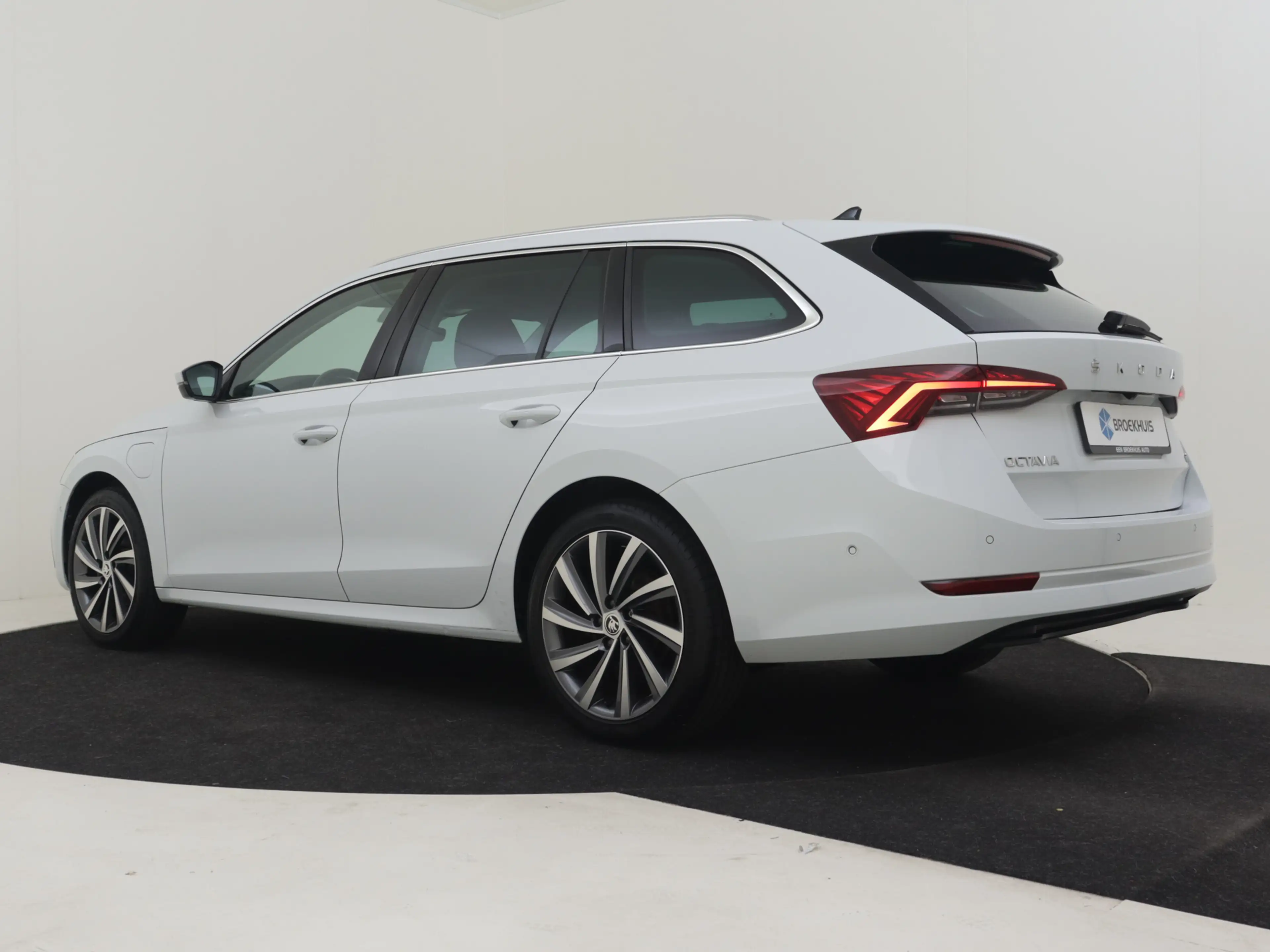 Skoda Octavia Combi 1.4 TSI iV PHEV Style 245pk | Stoelventilati — photo 12