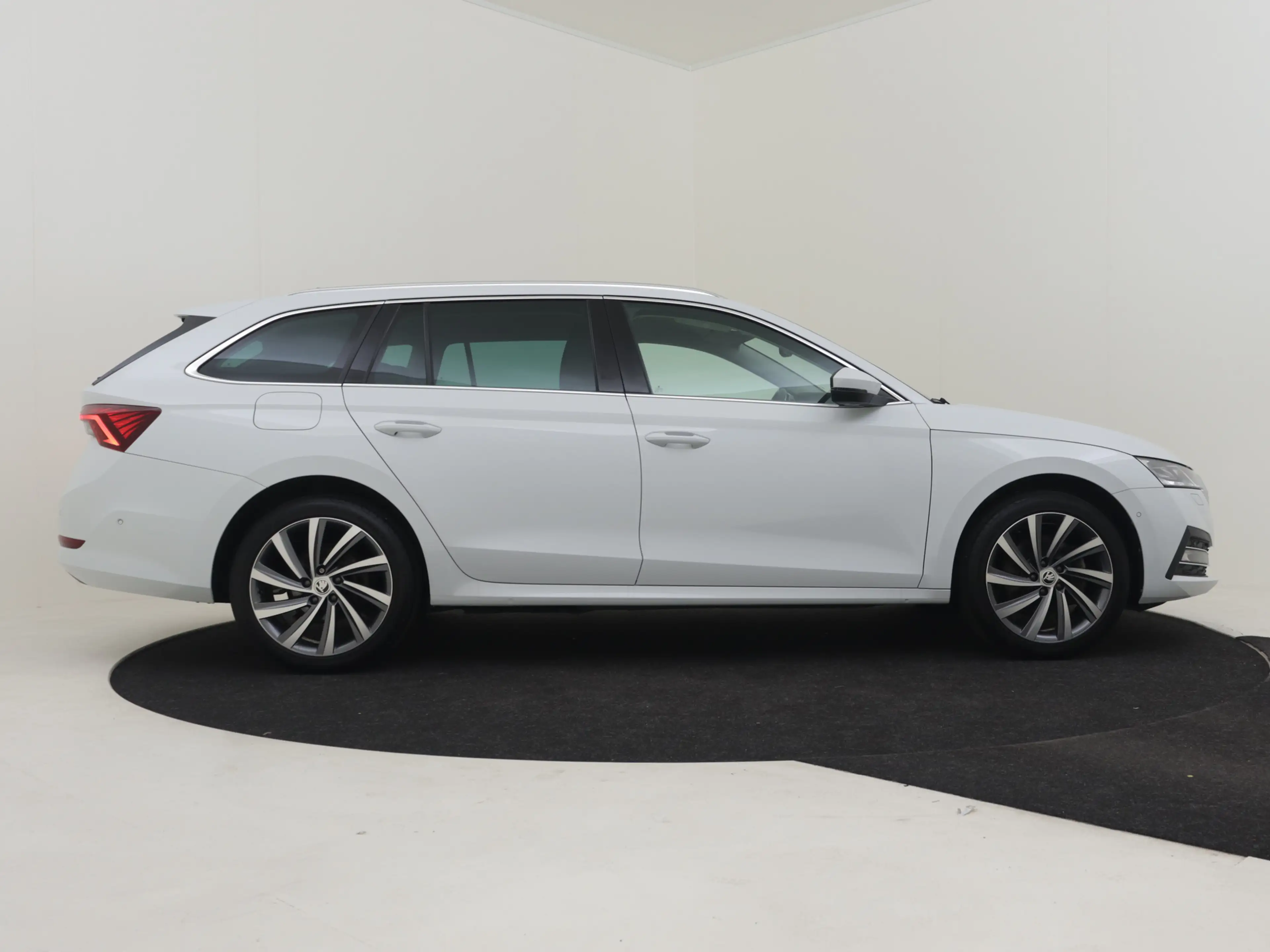 Skoda Octavia Combi 1.4 TSI iV PHEV Style 245pk | Stoelventilati — photo 11