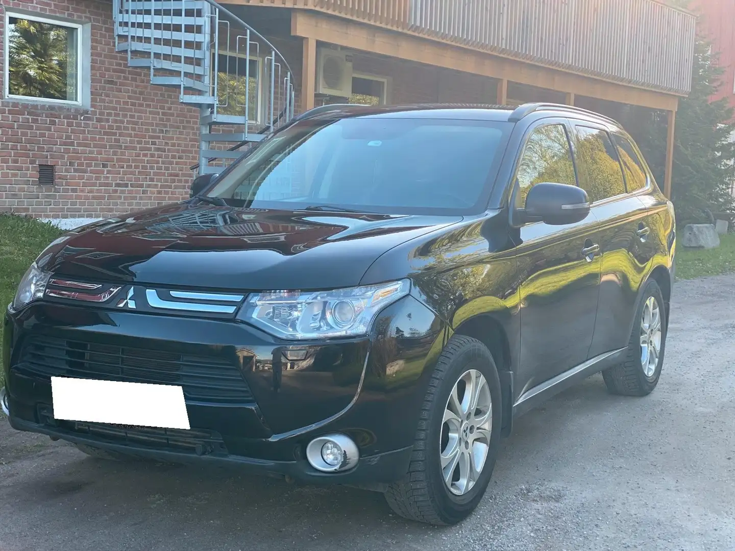 Mitsubishi Outlander Outlander 2.2 DI-D Inclass DPF Zwart - 1