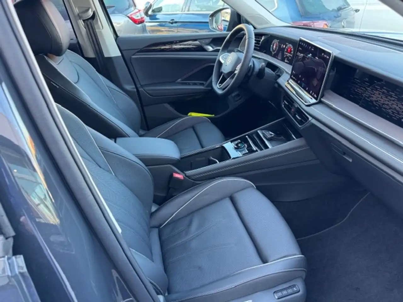 Volkswagen Tayron 2.0 TDI 4M DSG Elegance 11