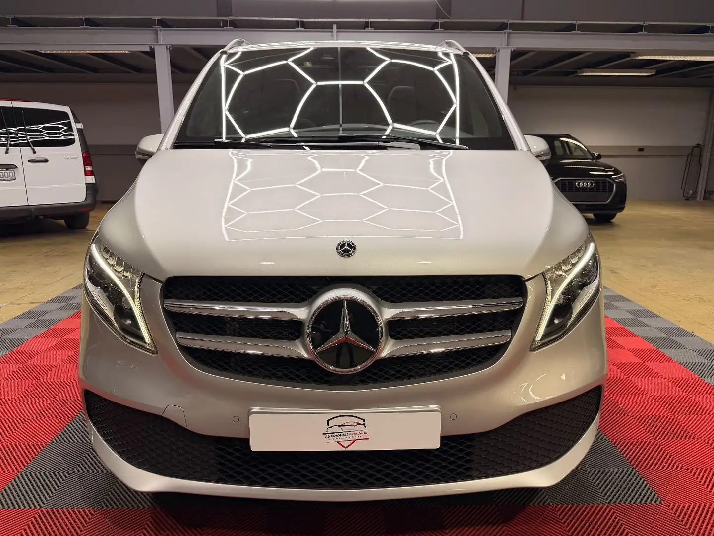 Mercedes-Benz V 250 d EDITION Lang Panorama ACC Kamera LED AHK Silber - 2