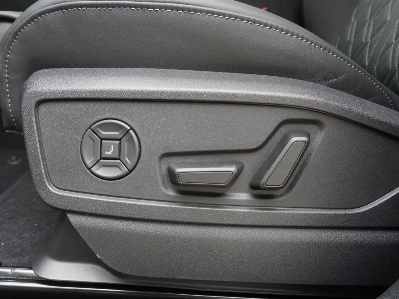 Audi SQ5 fotografie Audi SQ5