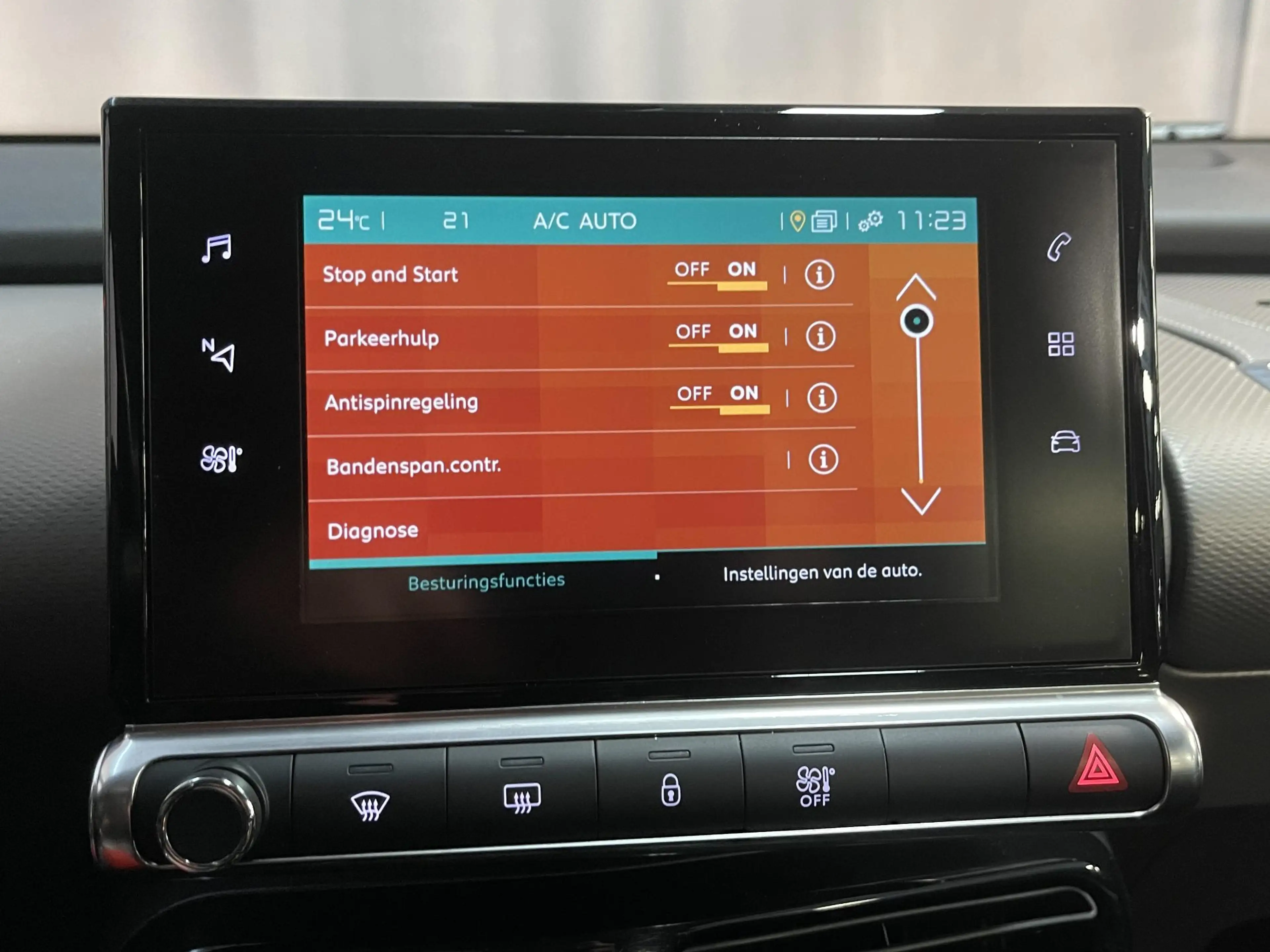 Citroen C4 Cactus 1.2 PureTech Feel 16"/Nieuwe Distributieset/Naviga — photo 29