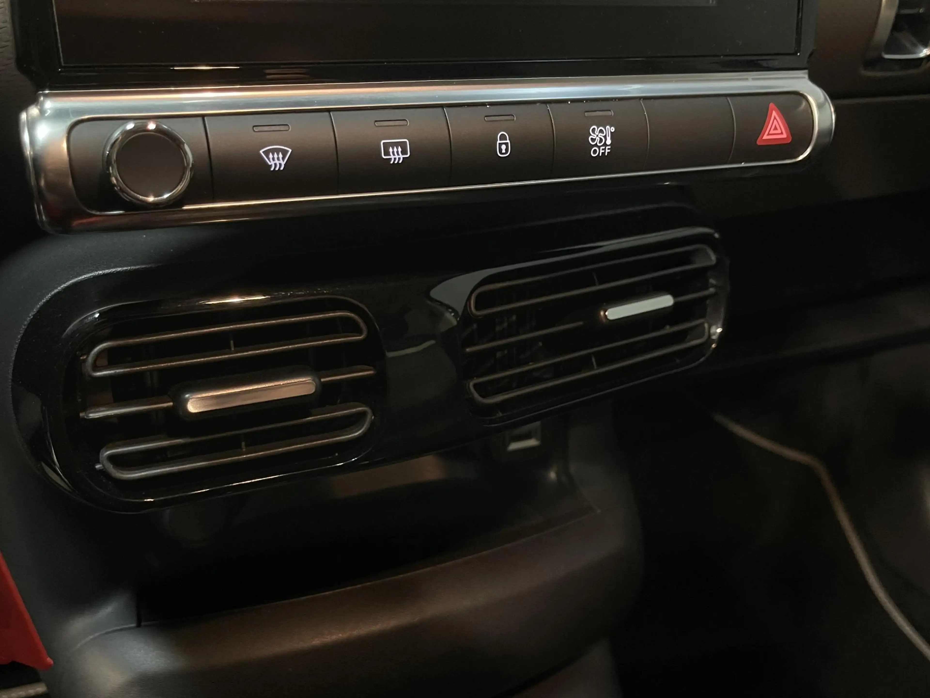 Citroen C4 Cactus 1.2 PureTech Feel 16"/Nieuwe Distributieset/Naviga — photo 20