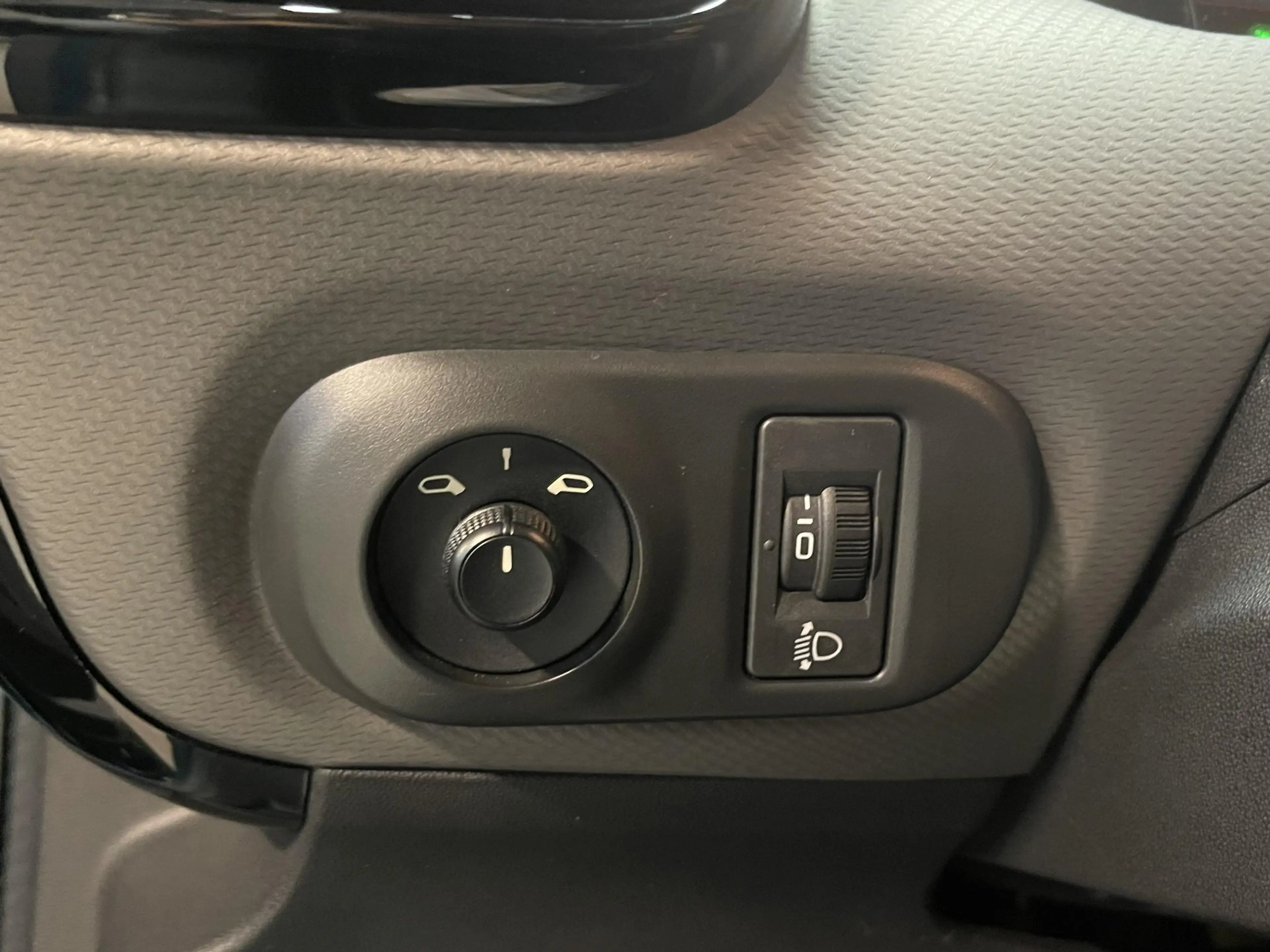 Citroen C4 Cactus 1.2 PureTech Feel 16"/Nieuwe Distributieset/Naviga — photo 24