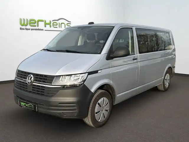 Volkswagen T6.1 Kombi lang el. Rollstuhl Lift Rampe 9 Sitze