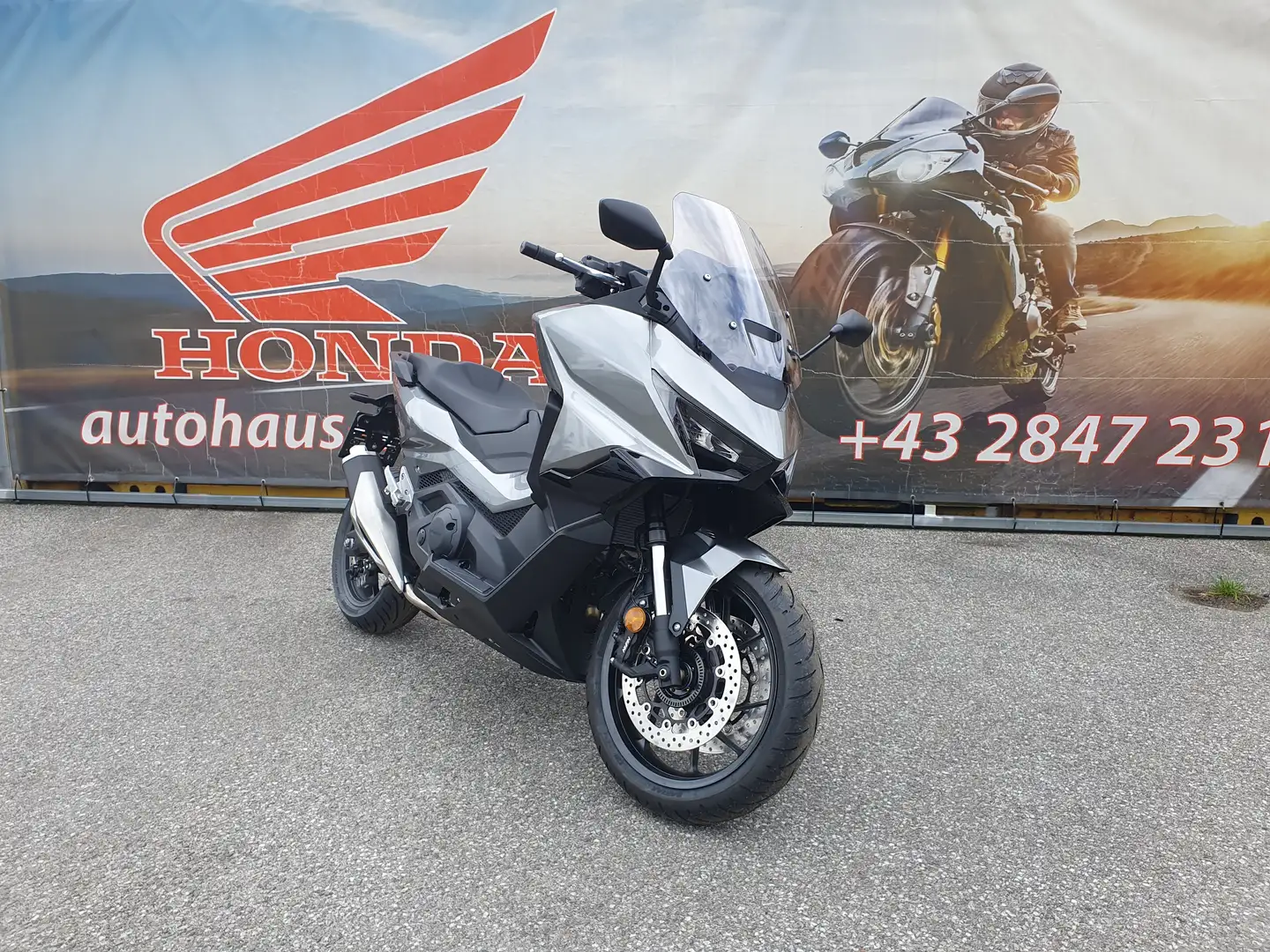 Honda Forza 750 DCT Srebrny - 1