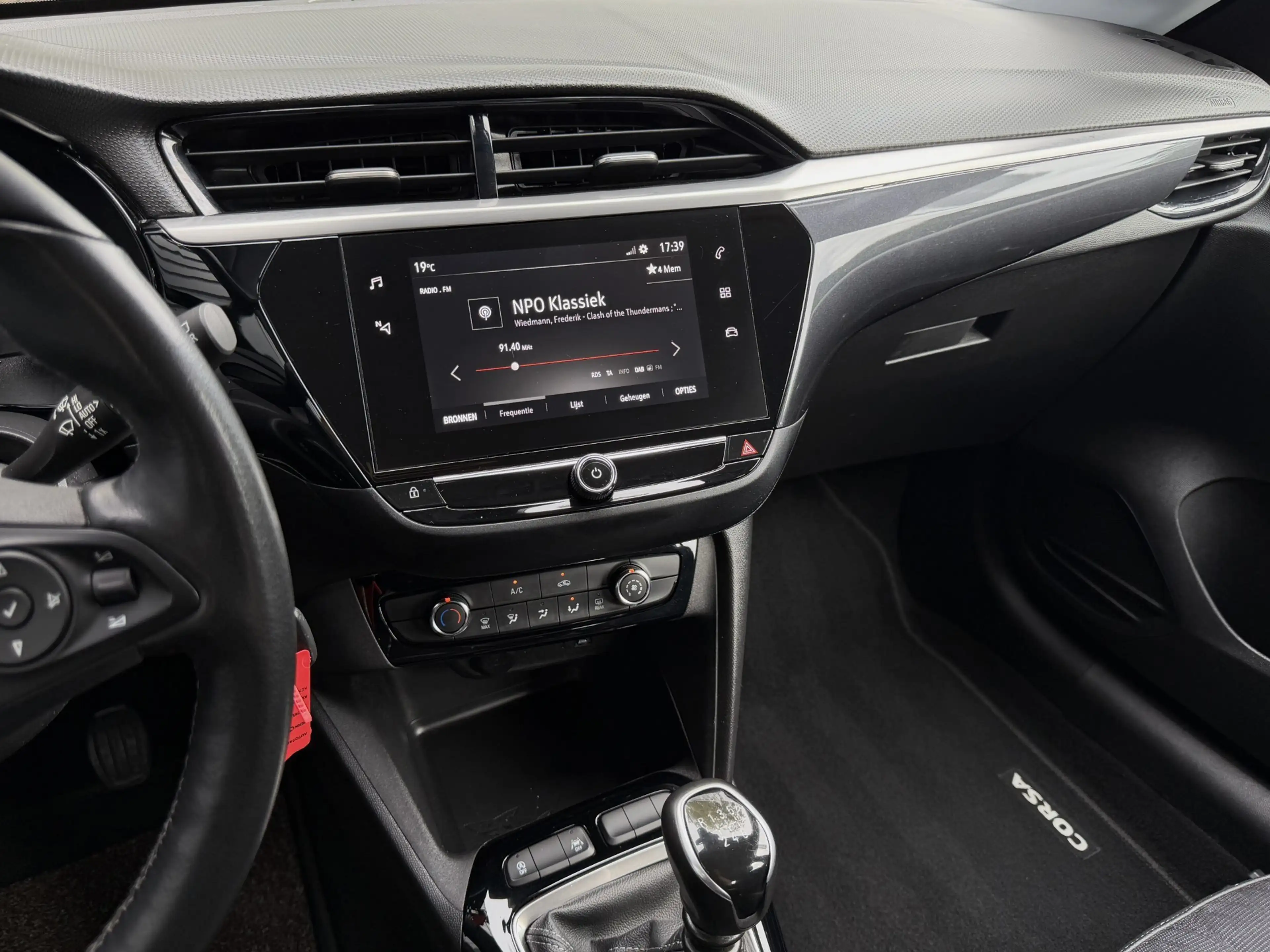 Opel Corsa 1.2 Ultimate LED!/APK!/ONDERHOUDEN!/68.316 KM!/ — photo 21
